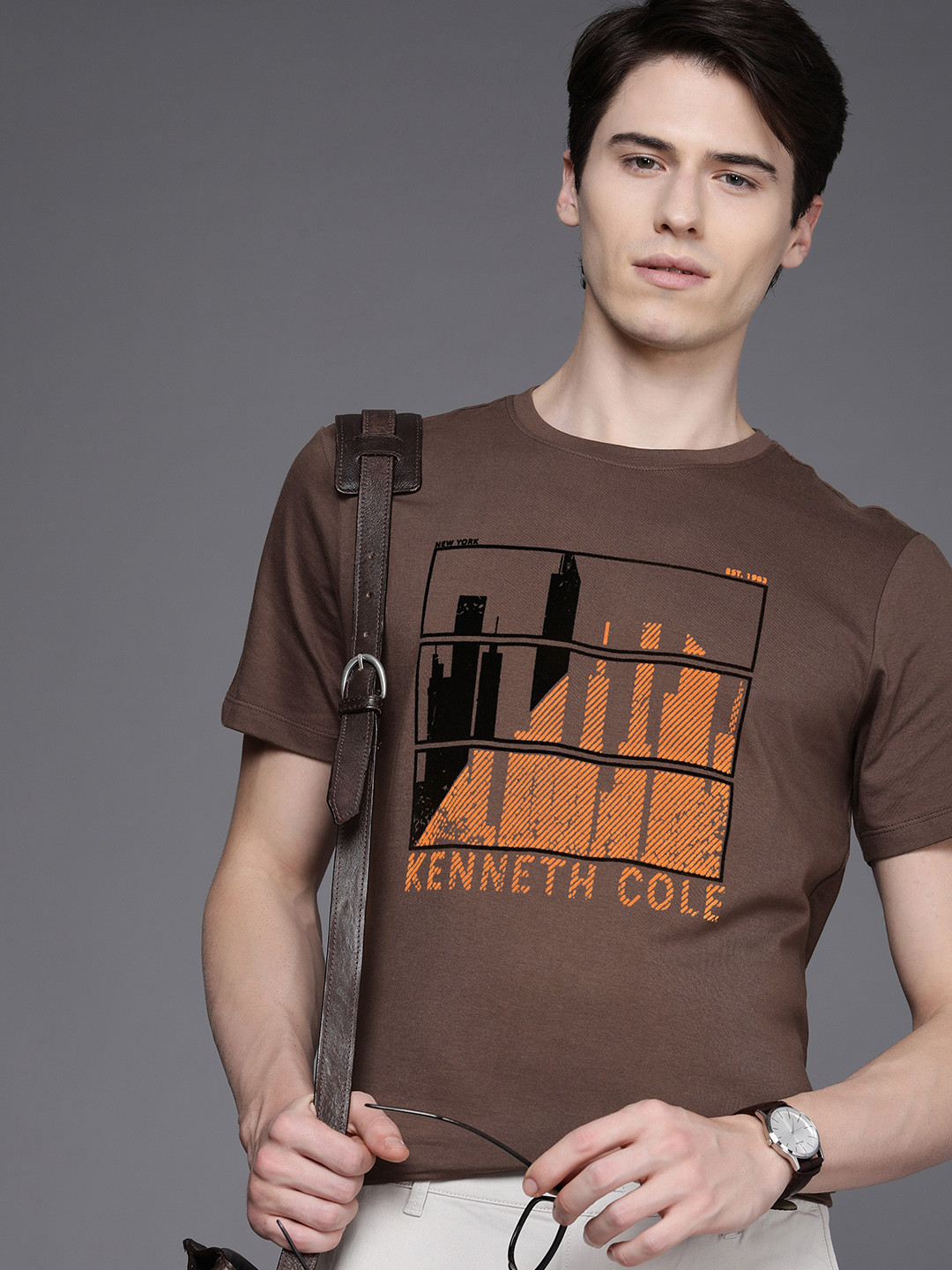 Kenneth Cole Prospect Tee Men Brown Self-Design Graphic Embroidered Pure Cotton T-shirt 
Kenneth Cole Prospect Tee Men Brown Self-Design Graphic Embroidered Pure Cotton T-shirt