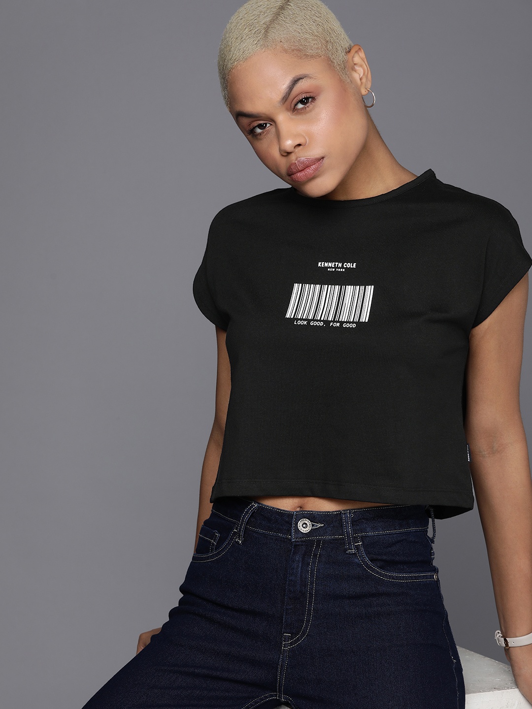 Kenneth Cole Voice Tee Women Black Pure Cotton Printed Extended Sleeves Boxy Crop T-shirt
Kenneth Cole Voice Tee Women Black Pure Cotton Printed Extended Sleeves Boxy Crop T-shirt