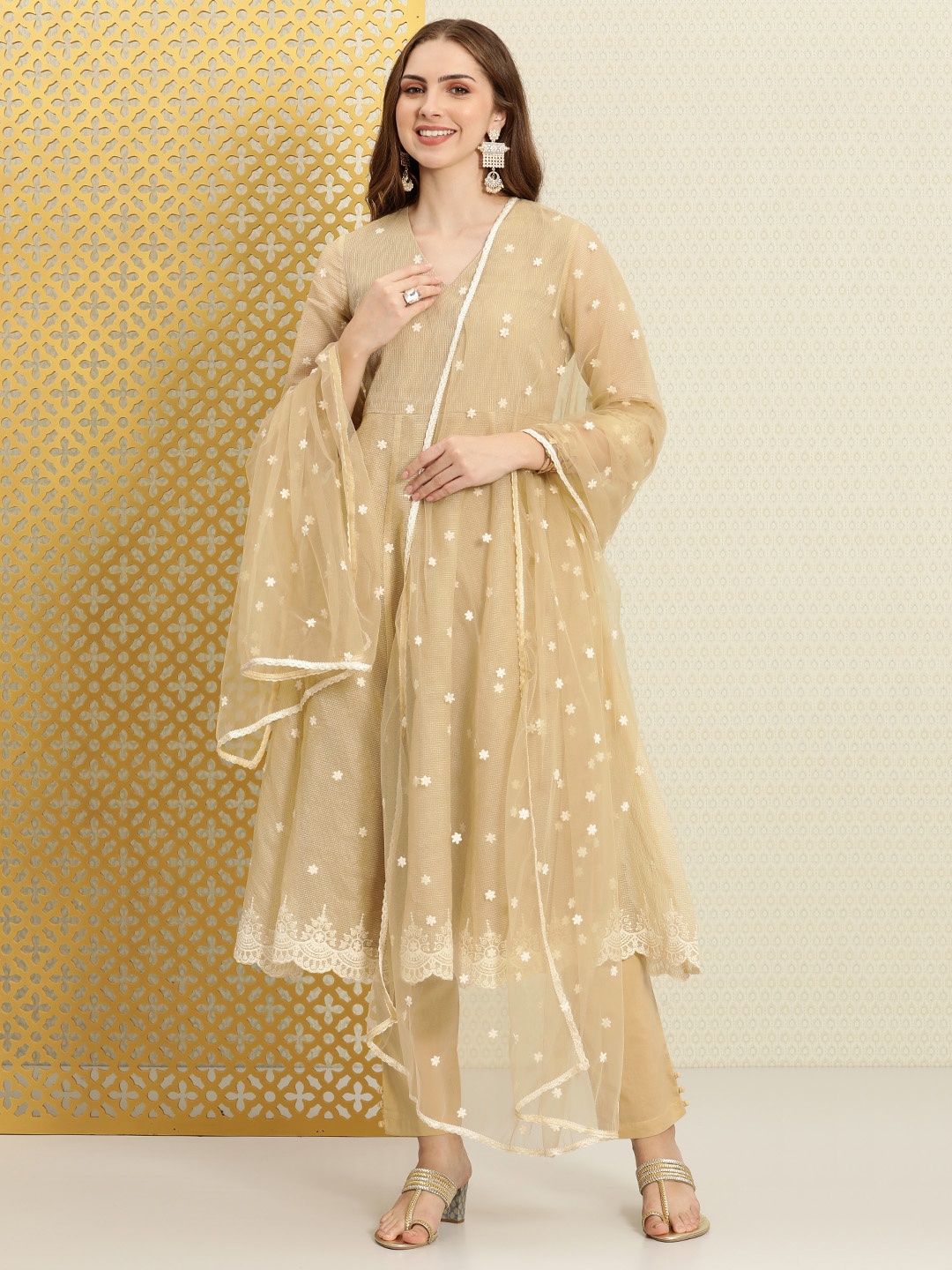 House of Pataudi Women Floral Net Embroidered Regular Jashn Kurta With Pyjamas & Dupatta, Beige
House of Pataudi Women Floral Net Embroidered Regular Jashn Kurta With Pyjamas & Dupatta, Beige