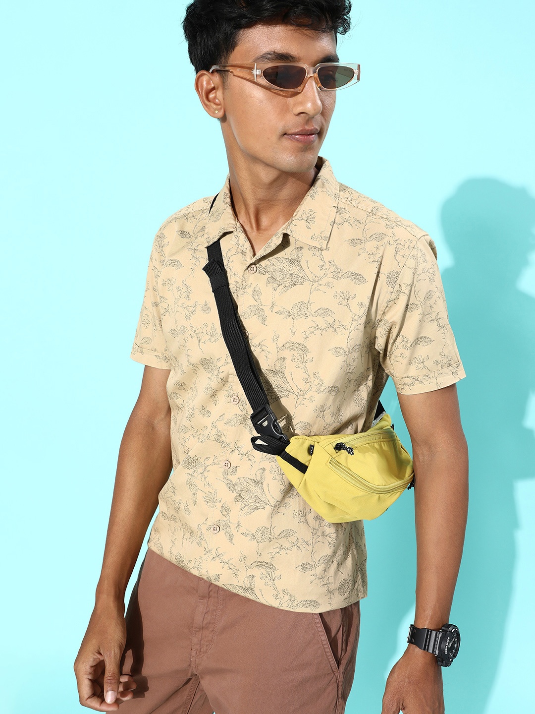 HERE&NOW Men Creamy Khaki Pure Cotton Slim Fit Opaque Printed Resort fantasy Casual Shirt
HERE&NOW Men Creamy Khaki Pure Cotton Slim Fit Opaque Printed Resort fantasy Casual Shirt