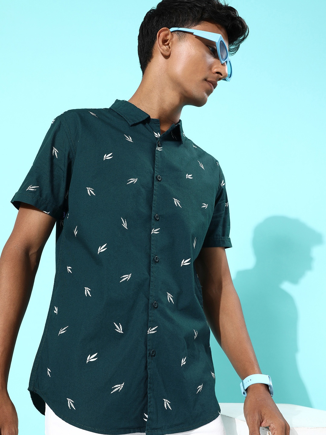 HERE&NOW Men Teal Green Pure Cotton Slim Fit Opaque Printed Resort fantasy Casual Shirt
HERE&NOW Men Teal Green Pure Cotton Slim Fit Opaque Printed Resort fantasy Casual Shirt