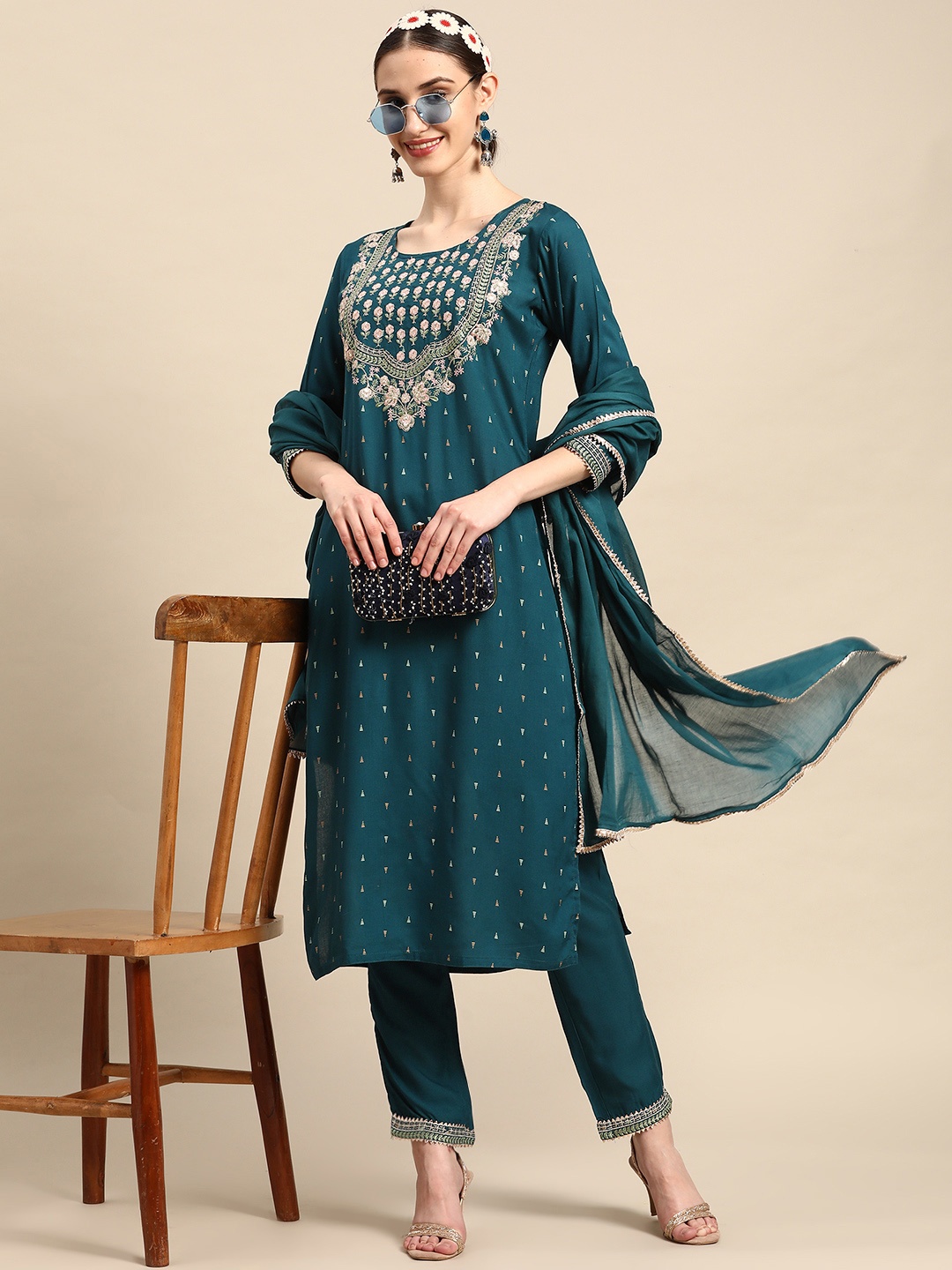 Sangria Women Ethnic Motifs Embroidered Thread Work Kurta with Trousers & With Dupatta, Teal
Sangria Women Ethnic Motifs Embroidered Thread Work Kurta with Trousers & With Dupatta, Teal