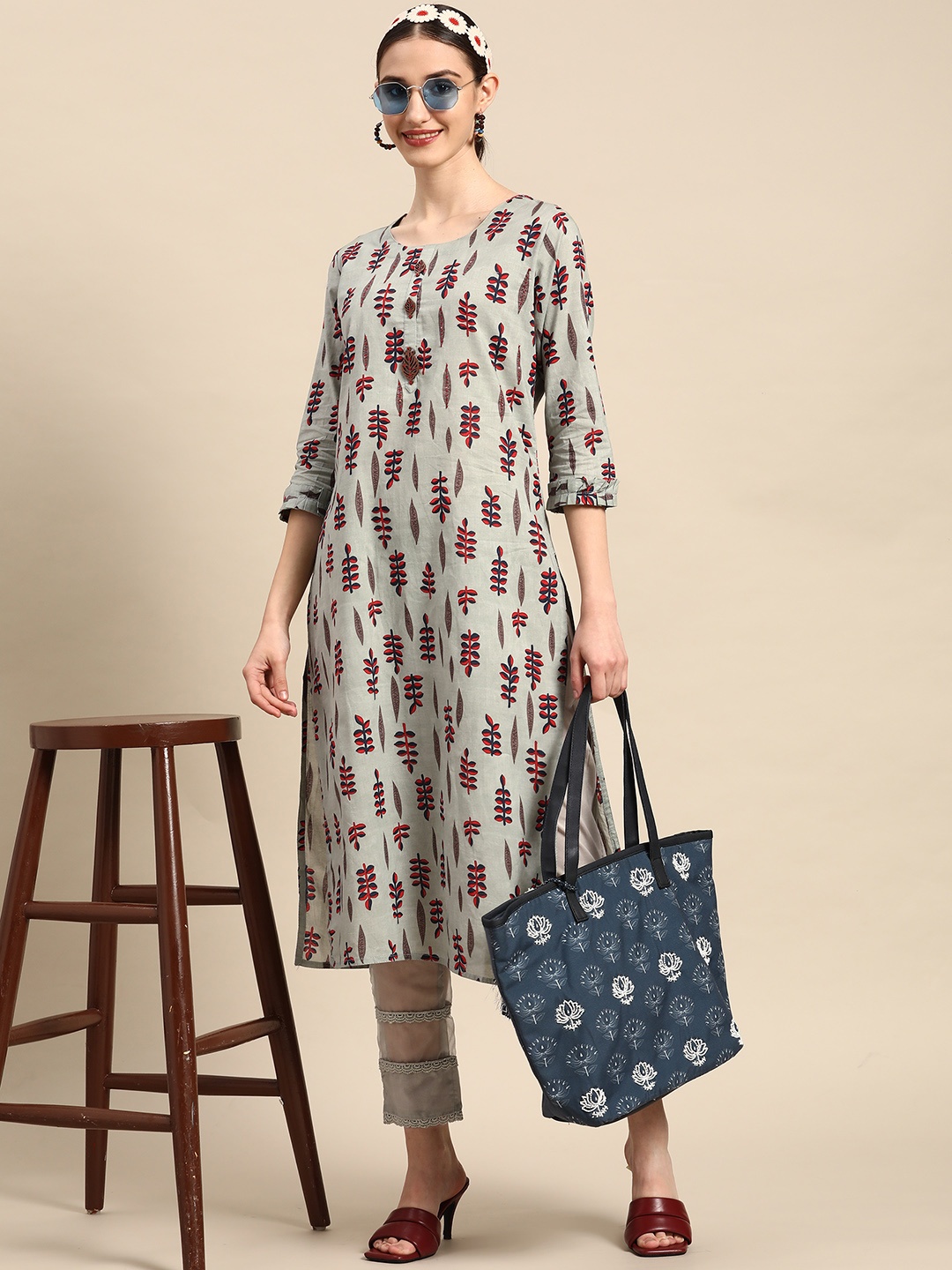 Sangria Women Grey Floral Printed Kurta