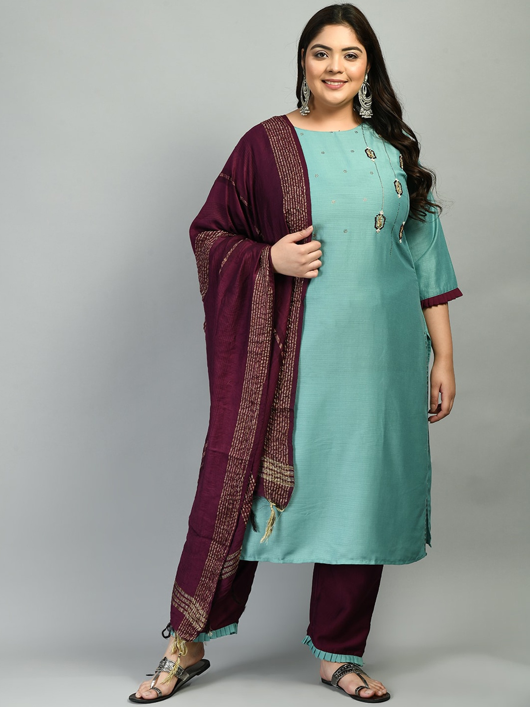 PrettyPlus by Desinoor.com Women Plus Size Yoke Design Kurta with Trousers & With Dupatta, Sea green
PrettyPlus by Desinoor.com Women Plus Size Yoke Design Kurta with Trousers & With Dupatta, Sea green