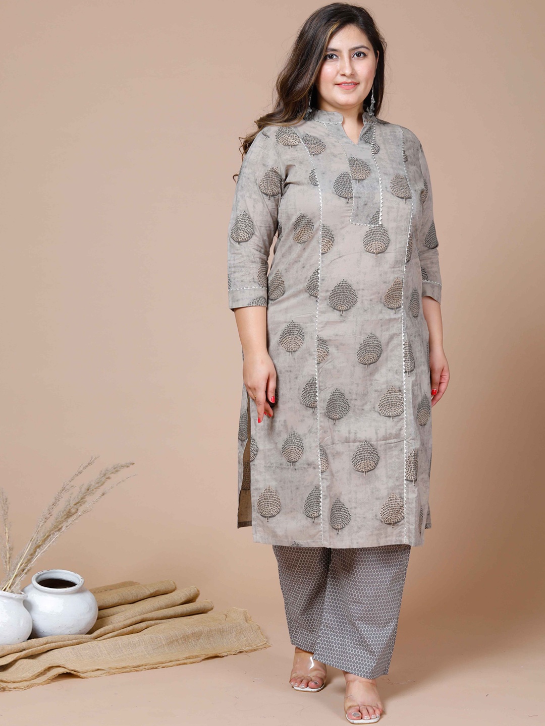 MIRAVAN Women Plus Size Floral Printed Pure Cotton Kurta with Palazzos, Beige
MIRAVAN Women Plus Size Floral Printed Pure Cotton Kurta with Palazzos, Beige