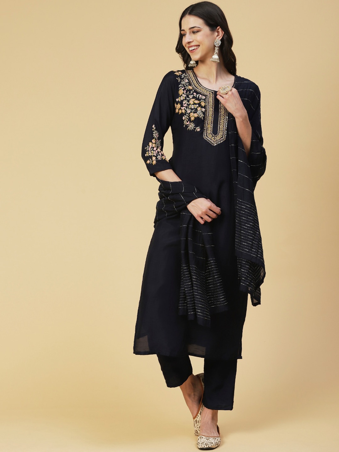 FASHOR Women Ethnic Motifs Embroidered Thread Work Kurta with Trousers & With Dupatta, Navy blue
FASHOR Women Ethnic Motifs Embroidered Thread Work Kurta with Trousers & With Dupatta, Navy blue