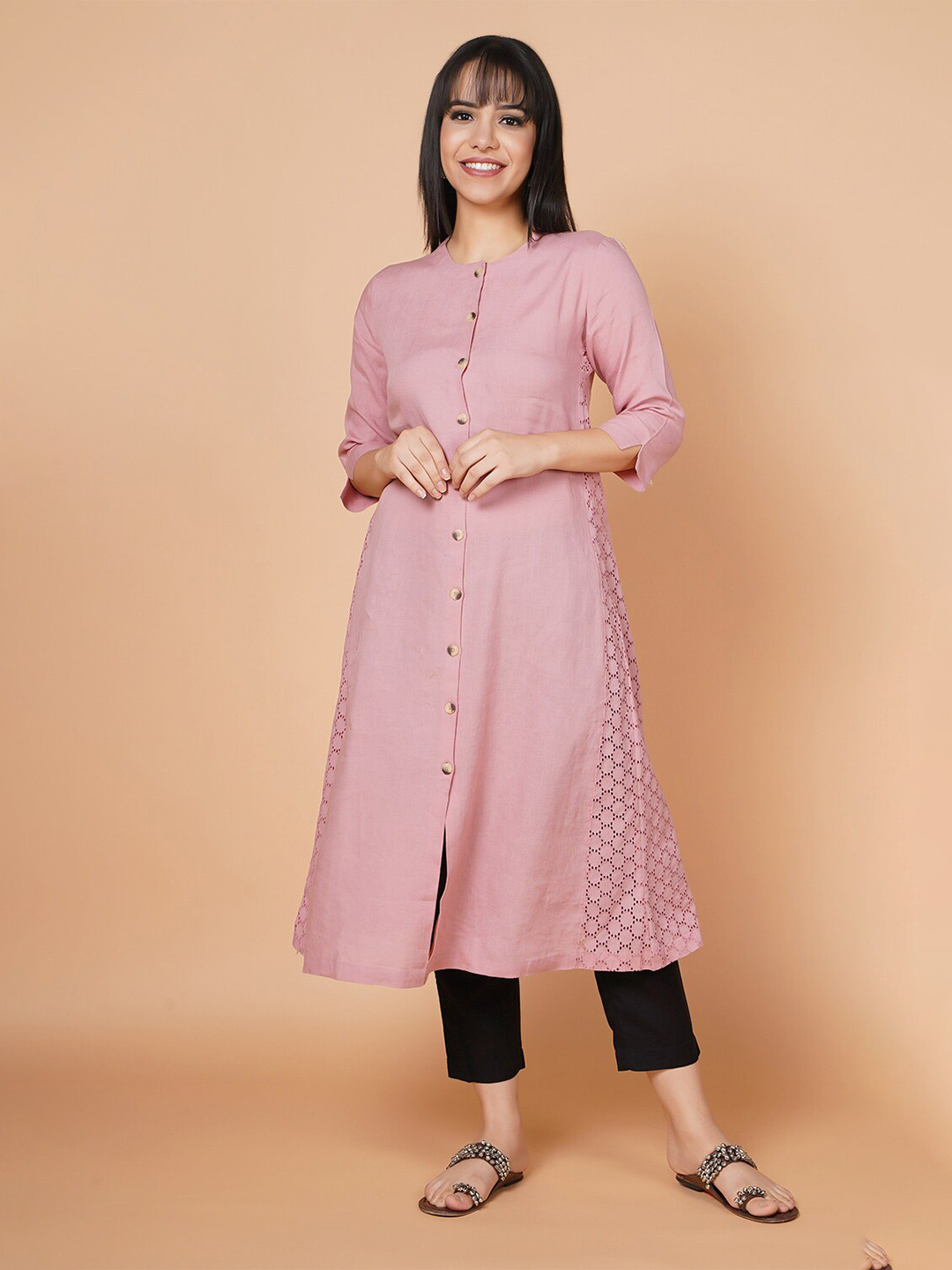 BARARA ETHNIC Mandarin collar A-line Linen Kurta, Pink
BARARA ETHNIC Mandarin collar A-line Linen Kurta, Pink