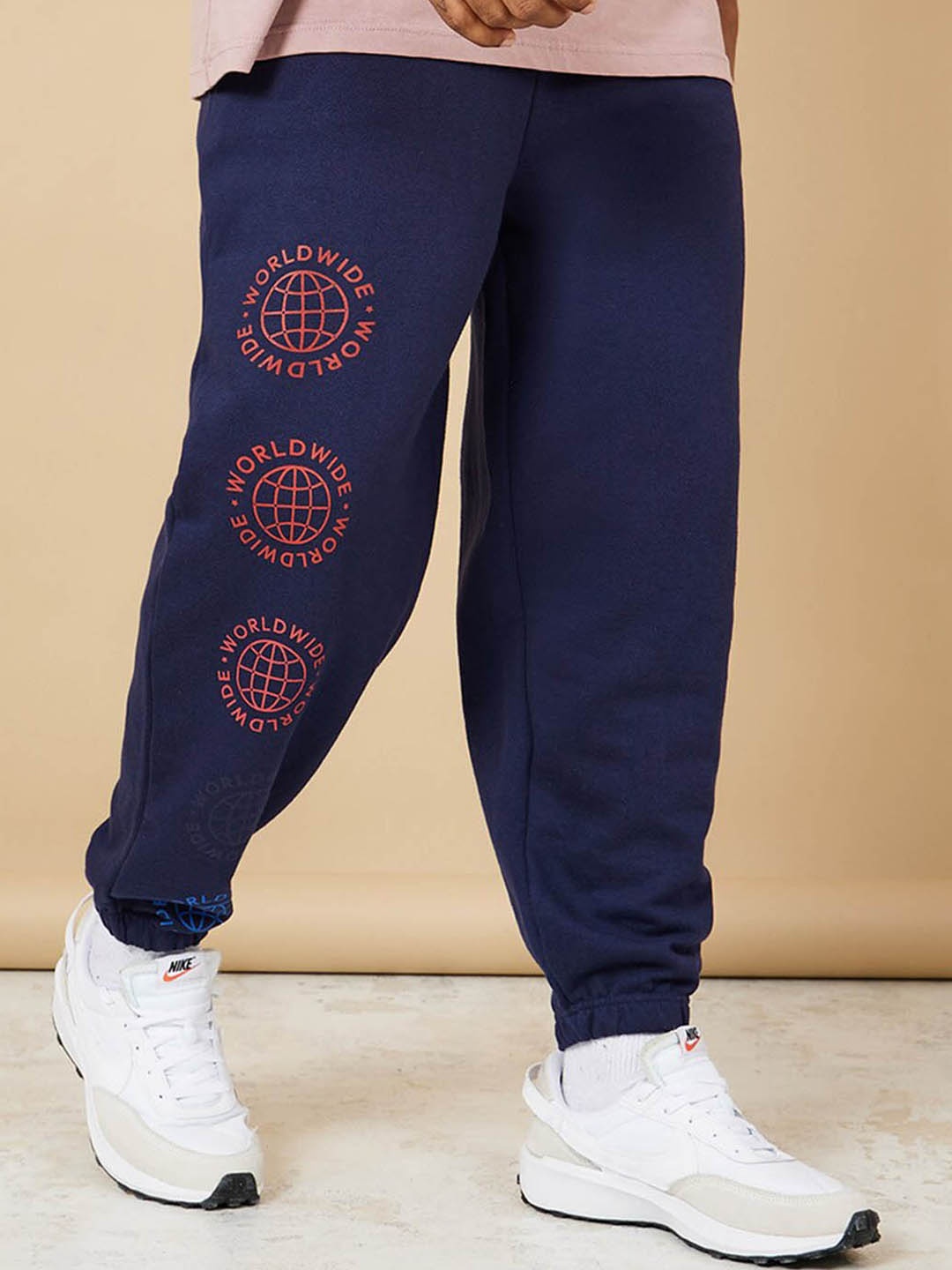 Styli Men Navy Blue Worldwide Placement Print Jogger In Oversized Fit - Elasticated Hem
Styli Men Navy Blue Worldwide Placement Print Jogger In Oversized Fit - Elasticated Hem