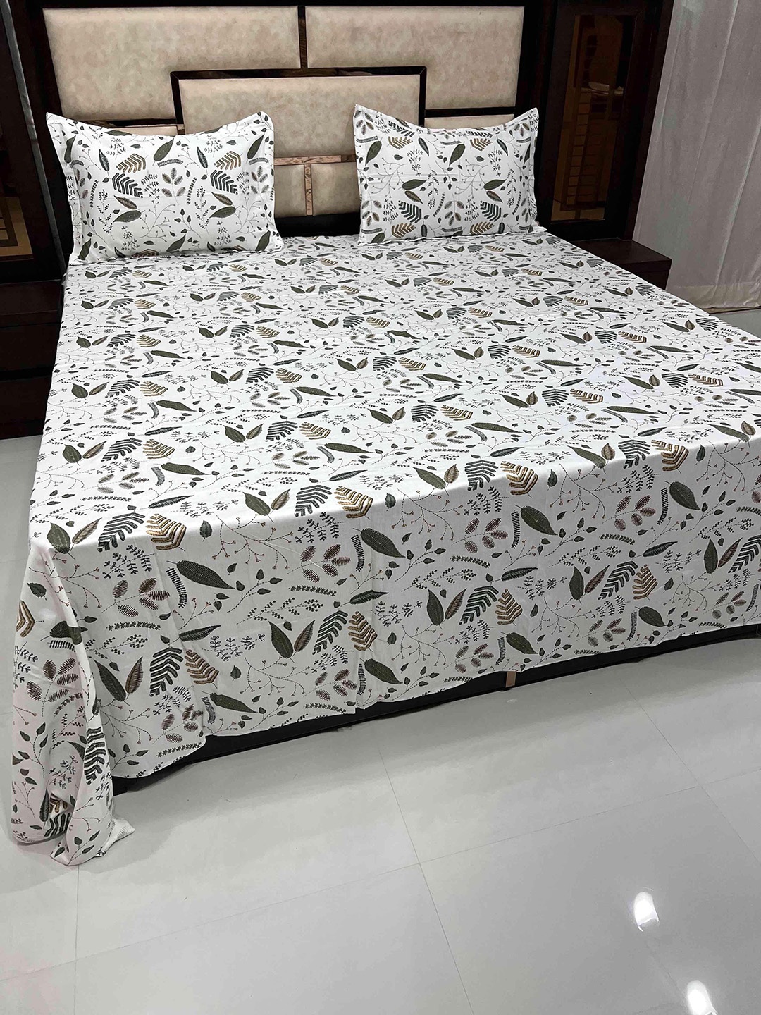 Pure Decor Mansion Green & White 400 TC Pure Cotton King Bedsheet with 2 Pillow Covers
Pure Decor Mansion Green & White 400 TC Pure Cotton King Bedsheet with 2 Pillow Covers
