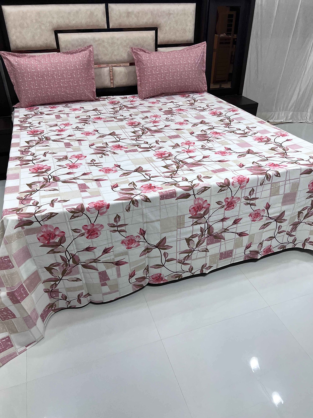 Pure Decor Vogue White & Pink Floral Pure Cotton 380 TC King Bedsheet with 2 Pillow Covers
Pure Decor Vogue White & Pink Floral Pure Cotton 380 TC King Bedsheet with 2 Pillow Covers