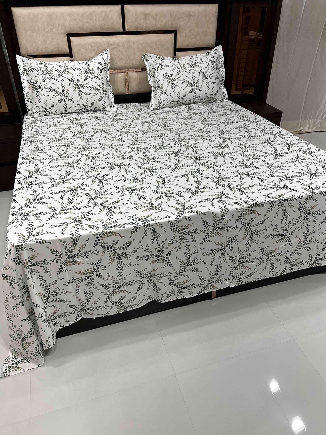 Pure Decor Mansion White & Green 400 TC Pure Cotton King Bedsheet with 2 Pillow Covers
Pure Decor Mansion White & Green 400 TC Pure Cotton King Bedsheet with 2 Pillow Covers