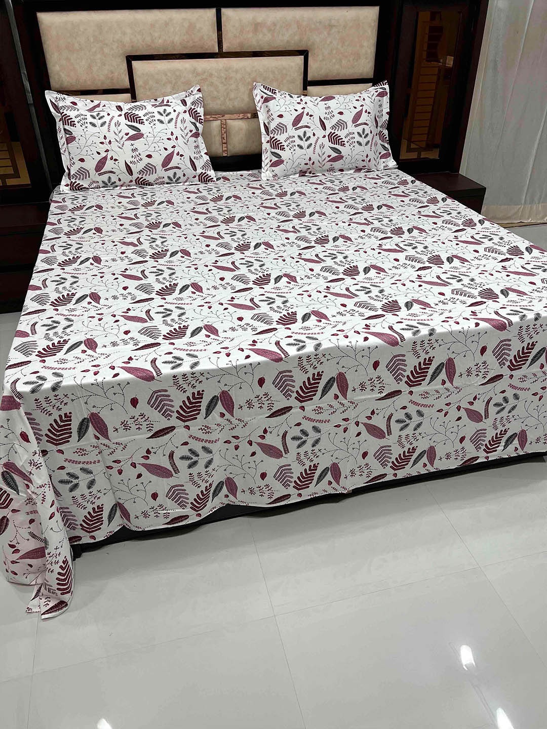 Pure Decor White & Pink Floral 400 TC King Pure Cotton Bedsheet with 2 Pillow Covers
Pure Decor White & Pink Floral 400 TC King Pure Cotton Bedsheet with 2 Pillow Covers