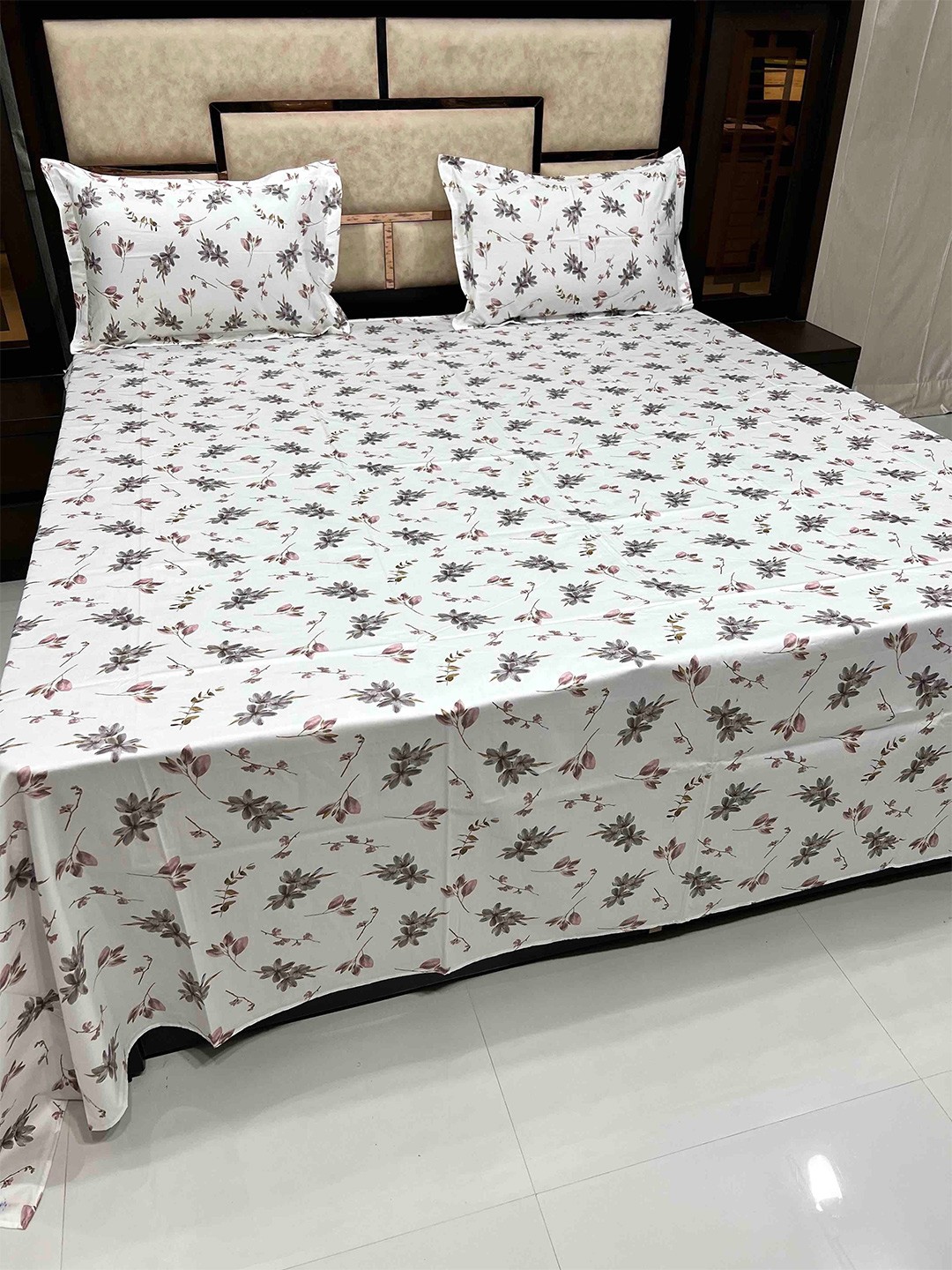 Pure Decor White & Rust Floral 400 TC King Pure Cotton Bedsheet with 2 Pillow Covers
Pure Decor White & Rust Floral 400 TC King Pure Cotton Bedsheet with 2 Pillow Covers