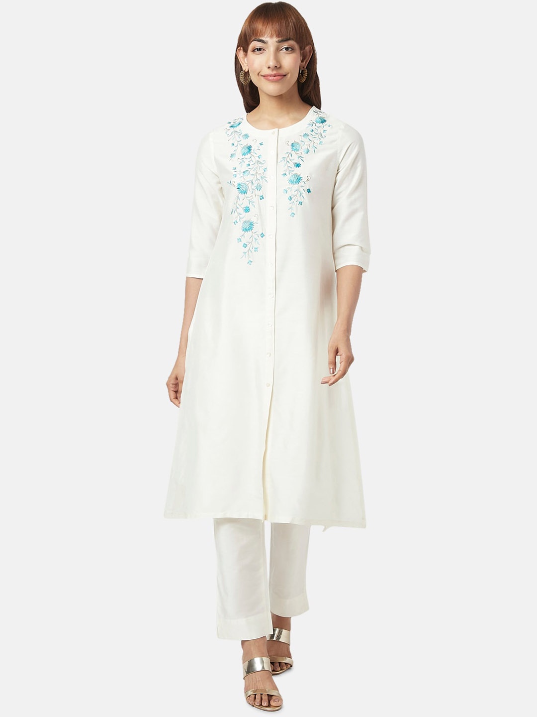 RANGMANCH BY PANTALOONS Floral Embroidered Round Neck Kurta with Trousers & Dupatta, Off white
RANGMANCH BY PANTALOONS Floral Embroidered Round Neck Kurta with Trousers & Dupatta, Off white