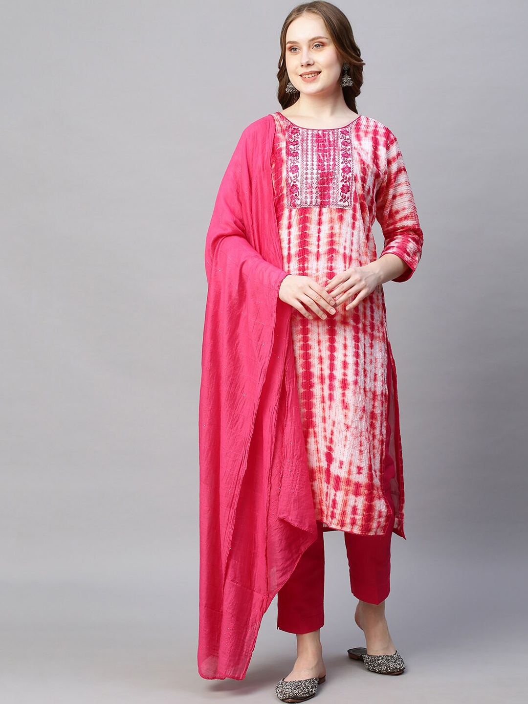 POONAM DESIGNER Women Dyed Chanderi Cotton Kurta with Trousers & With Dupatta, Pink
POONAM DESIGNER Women Dyed Chanderi Cotton Kurta with Trousers & With Dupatta, Pink