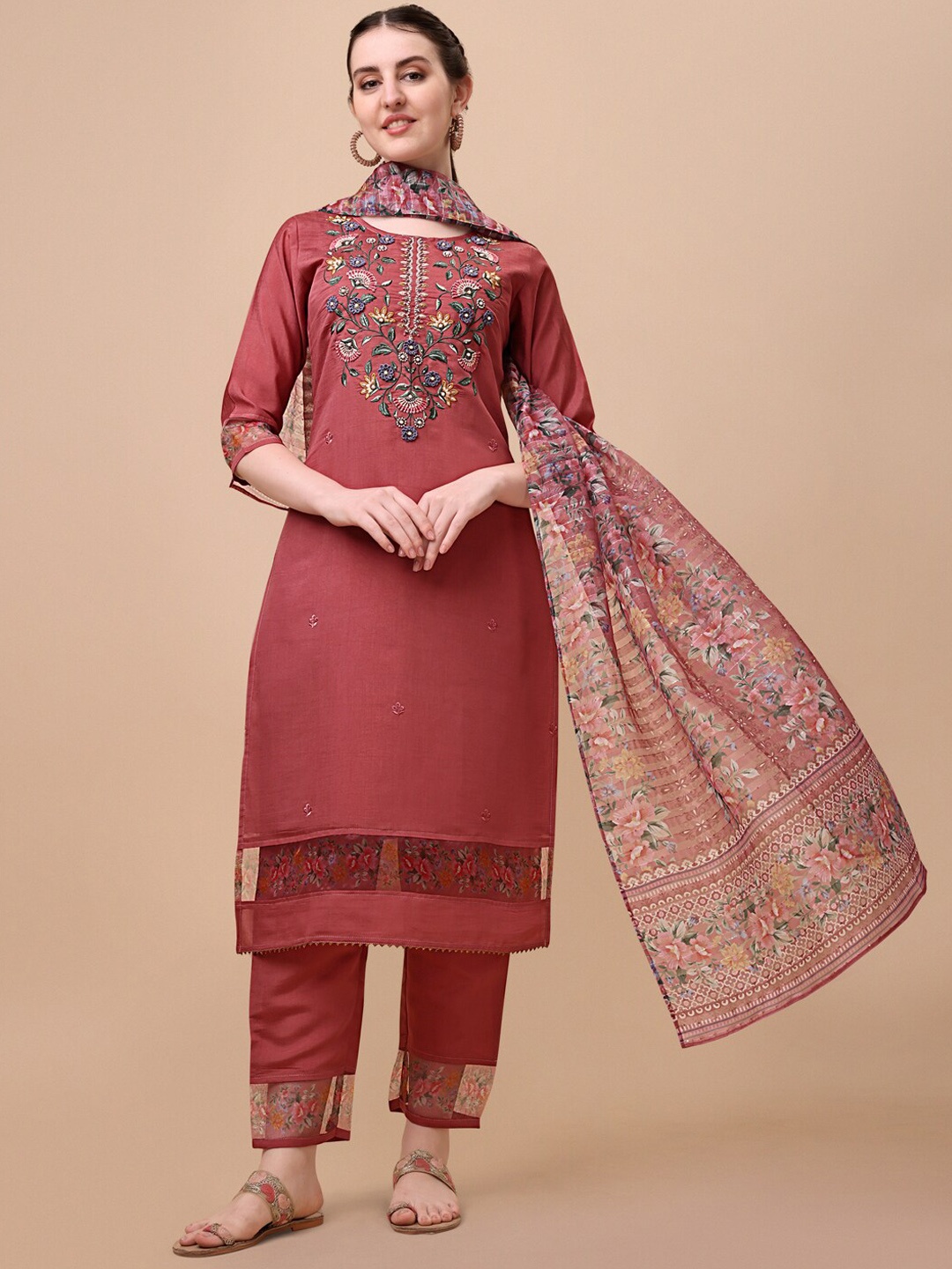 Berrylicious Women Floral Thread Work Embroidered Kurta With Trousers & Dupatta, Maroon
Berrylicious Women Floral Thread Work Embroidered Kurta With Trousers & Dupatta, Maroon