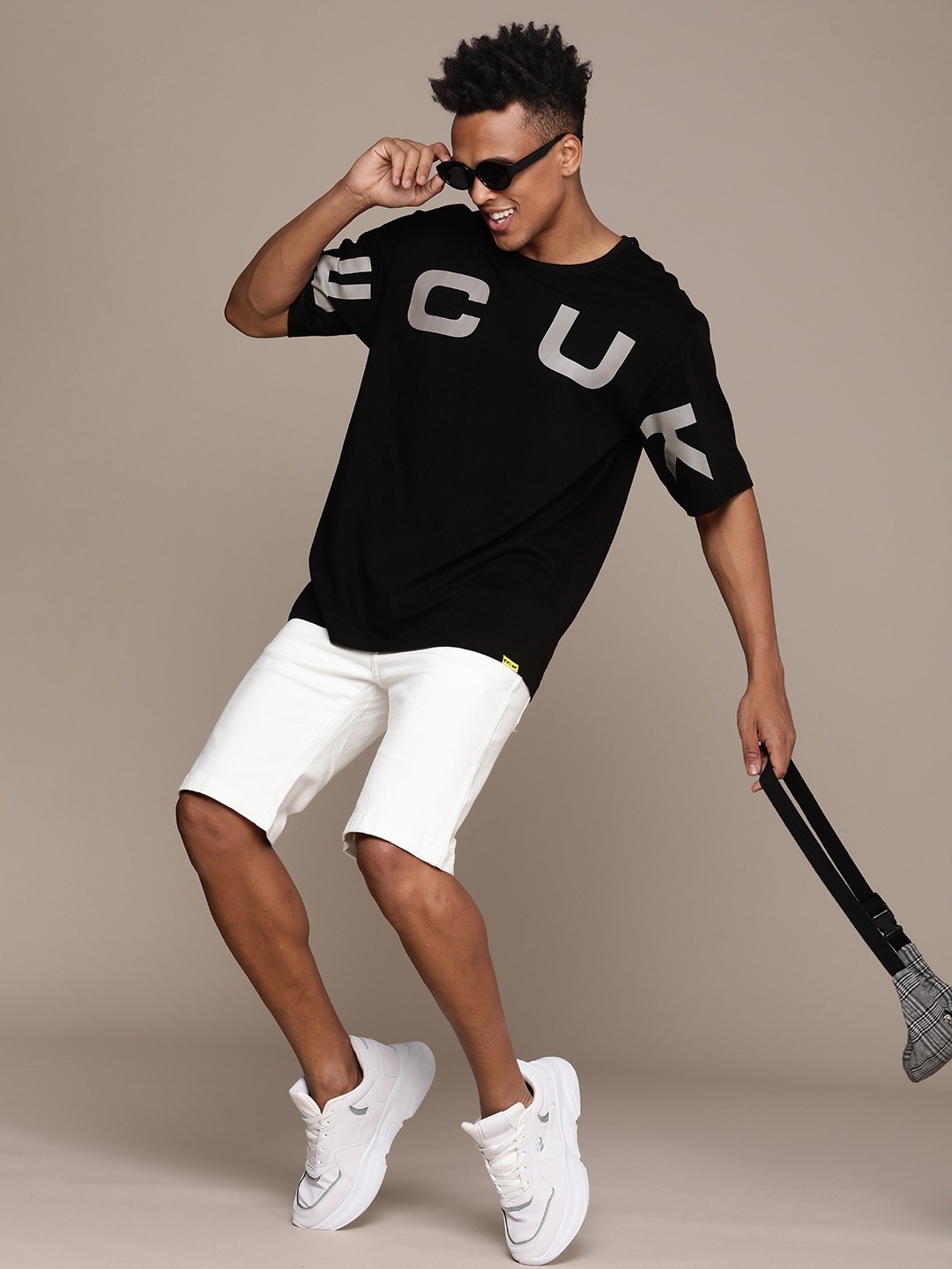 FCUK Men Brand Logo Printed Drop-Shoulder Sleeves Oversized Fit Pure Cotton T-shirt, Black
FCUK Men Brand Logo Printed Drop-Shoulder Sleeves Oversized Fit Pure Cotton T-shirt, Black