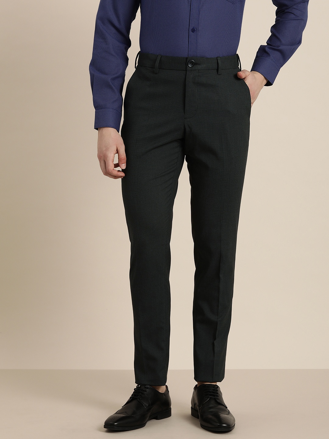 INVICTUS Men Textured Self Design Slim Fit Mid-Rise Plain Woven Flat-Front Formal Trousers, Grey
INVICTUS Men Textured Self Design Slim Fit Mid-Rise Plain Woven Flat-Front Formal Trousers, Grey