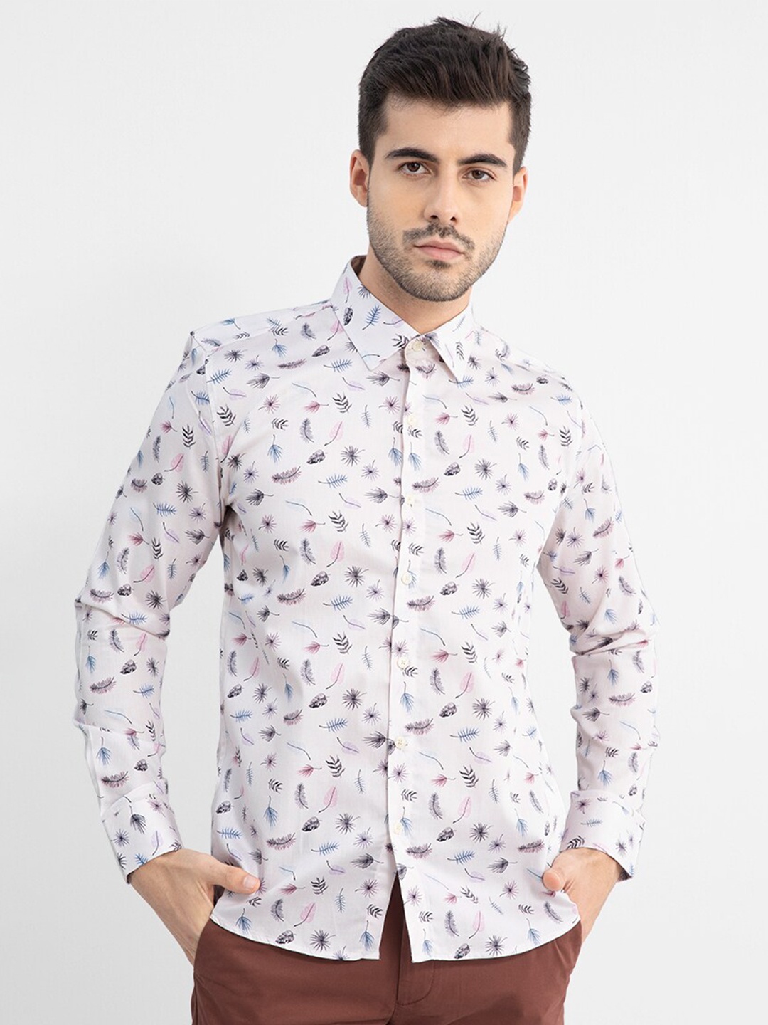 Snitch Men White Slim Fit Printed Casual Shirt