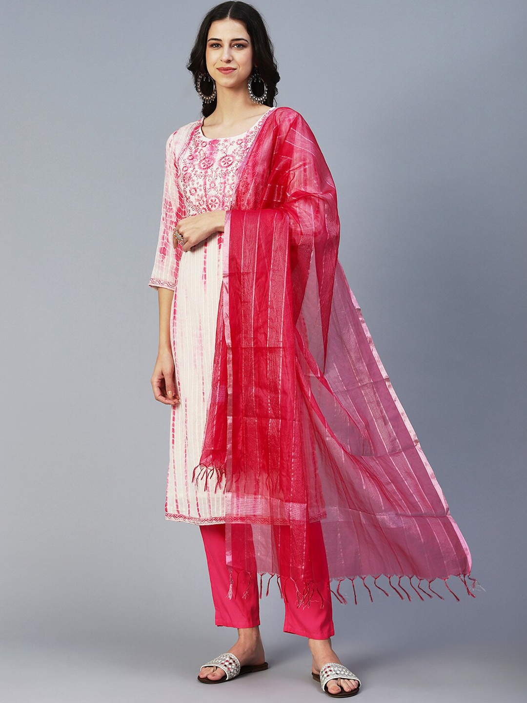 FASHOR Women Floral Embroidered Thread Work Pure Cotton Kurta with Trousers & Dupatta, White
FASHOR Women Floral Embroidered Thread Work Pure Cotton Kurta with Trousers & Dupatta, White