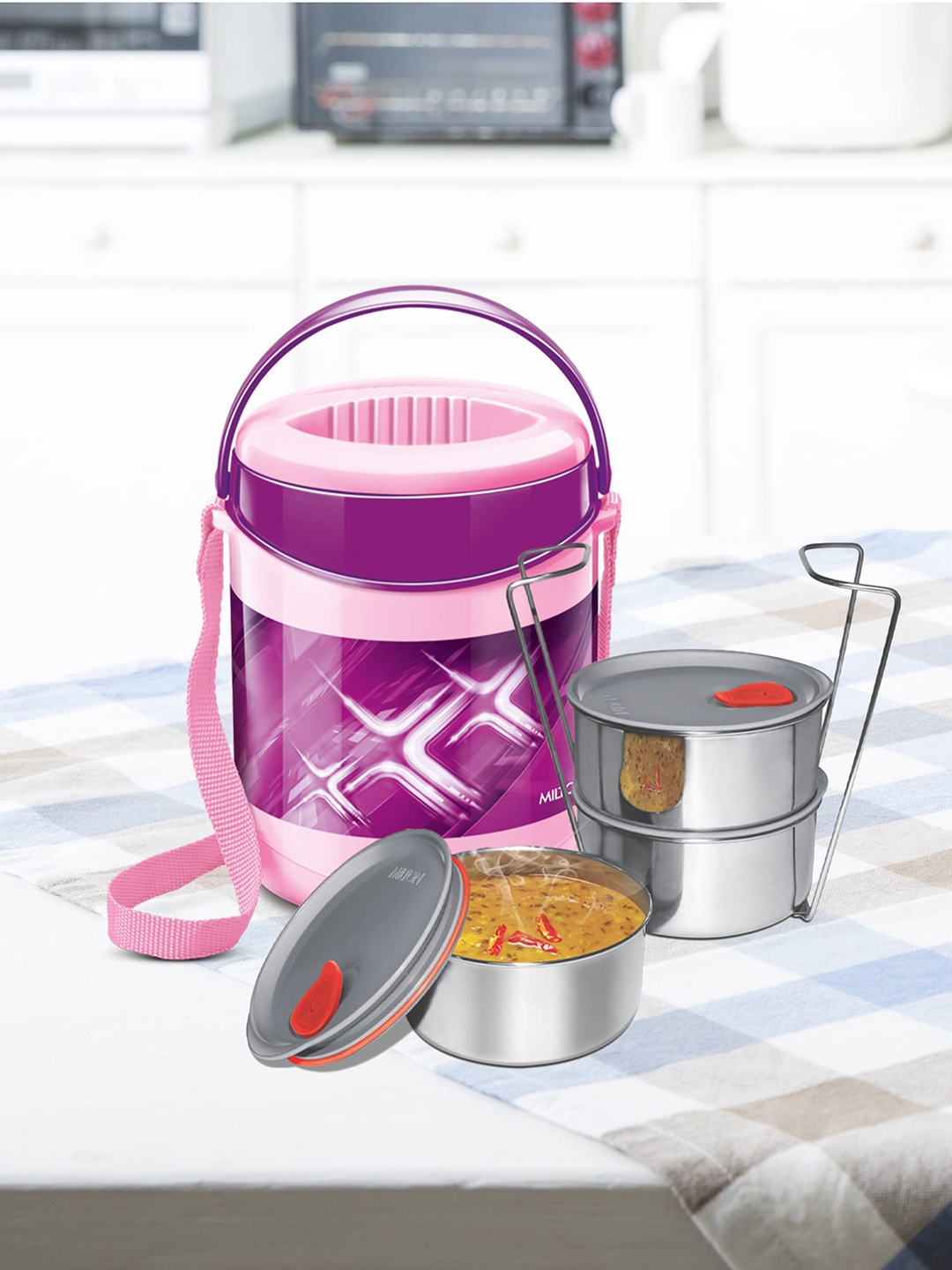 Milton Econa Deluxe 3 Pink Insulated Stainless Steel Lunch Box With 3 Containers 780 ml
Milton Econa Deluxe 3 Pink Insulated Stainless Steel Lunch Box With 3 Containers 780 ml