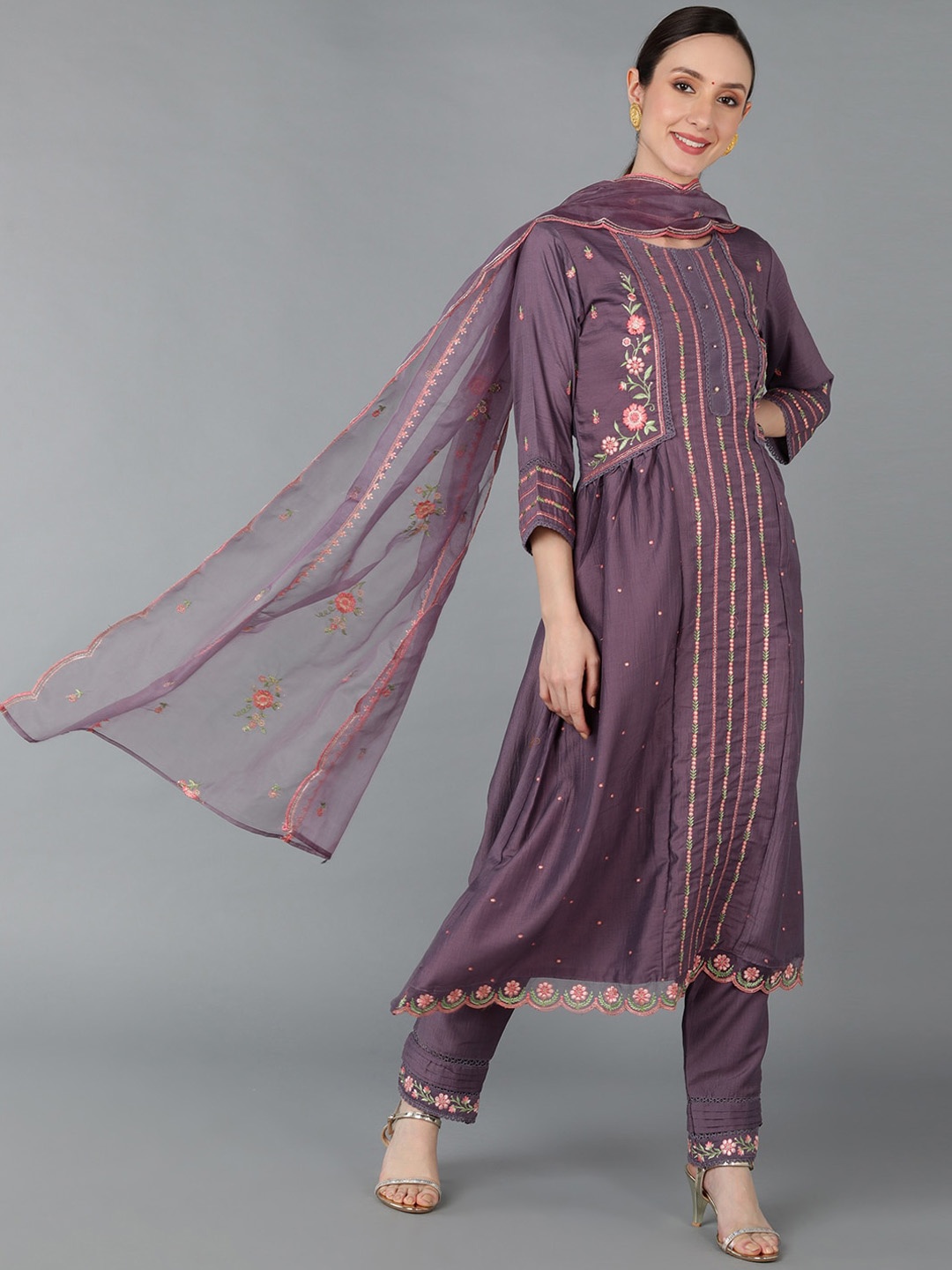 AHIKA Ethnic Motifs Embroidered Panelled Round Neck Kurta with Trousers & Dupatta, Mauve
AHIKA Ethnic Motifs Embroidered Panelled Round Neck Kurta with Trousers & Dupatta, Mauve