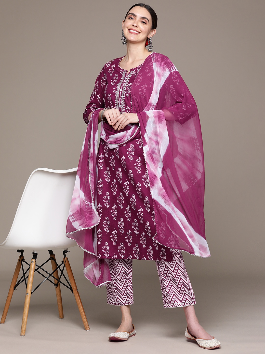 Anubhutee Women Floral Printed Sequinned Pure Cotton Kurta with Trousers & Dupatta, Burgundy
Anubhutee Women Floral Printed Sequinned Pure Cotton Kurta with Trousers & Dupatta, Burgundy