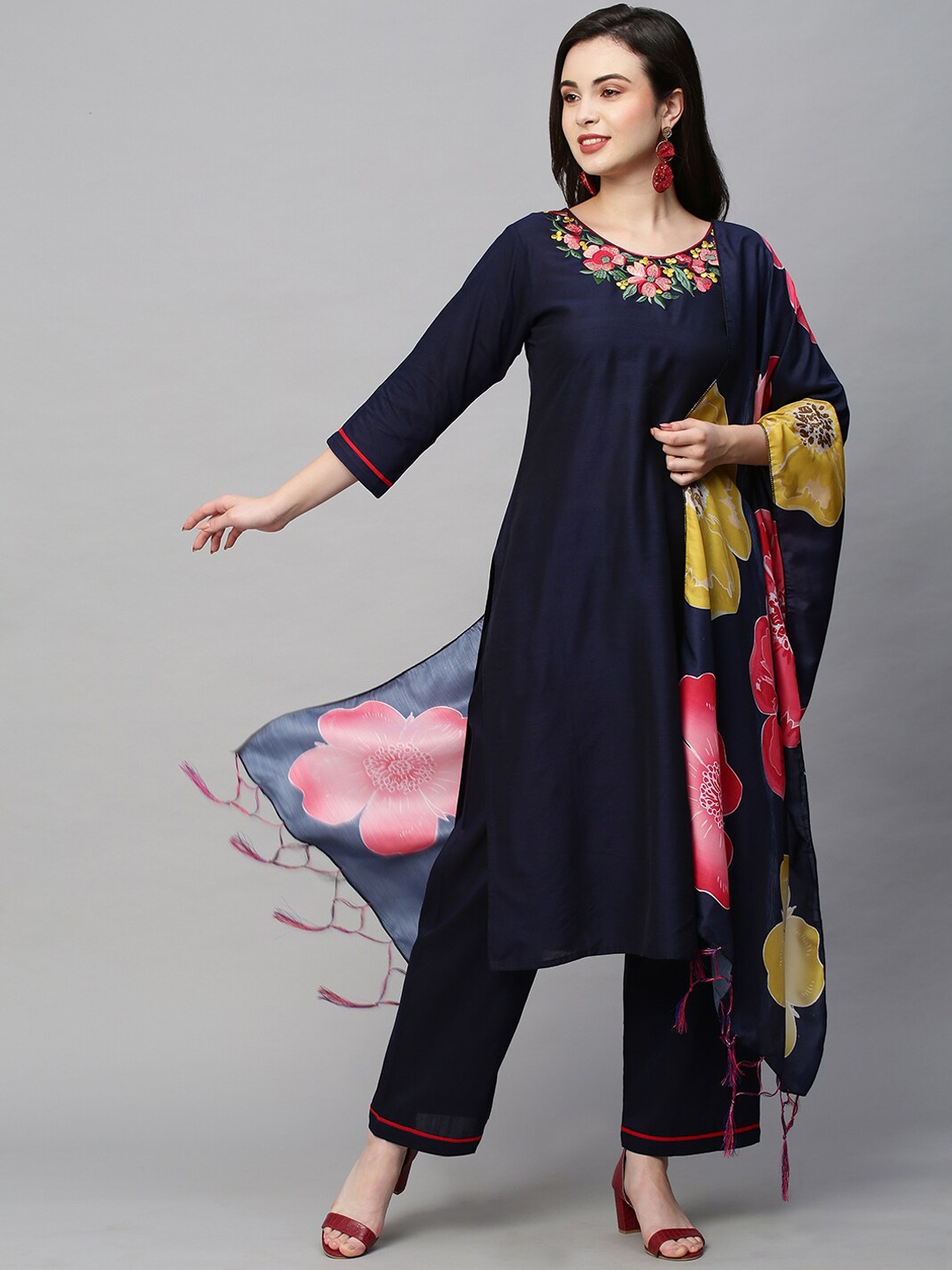 POONAM DESIGNER Floral Embroidered Round Neck Kurta with Palazzos & Dupatta, Navy blue
POONAM DESIGNER Floral Embroidered Round Neck Kurta with Palazzos & Dupatta, Navy blue