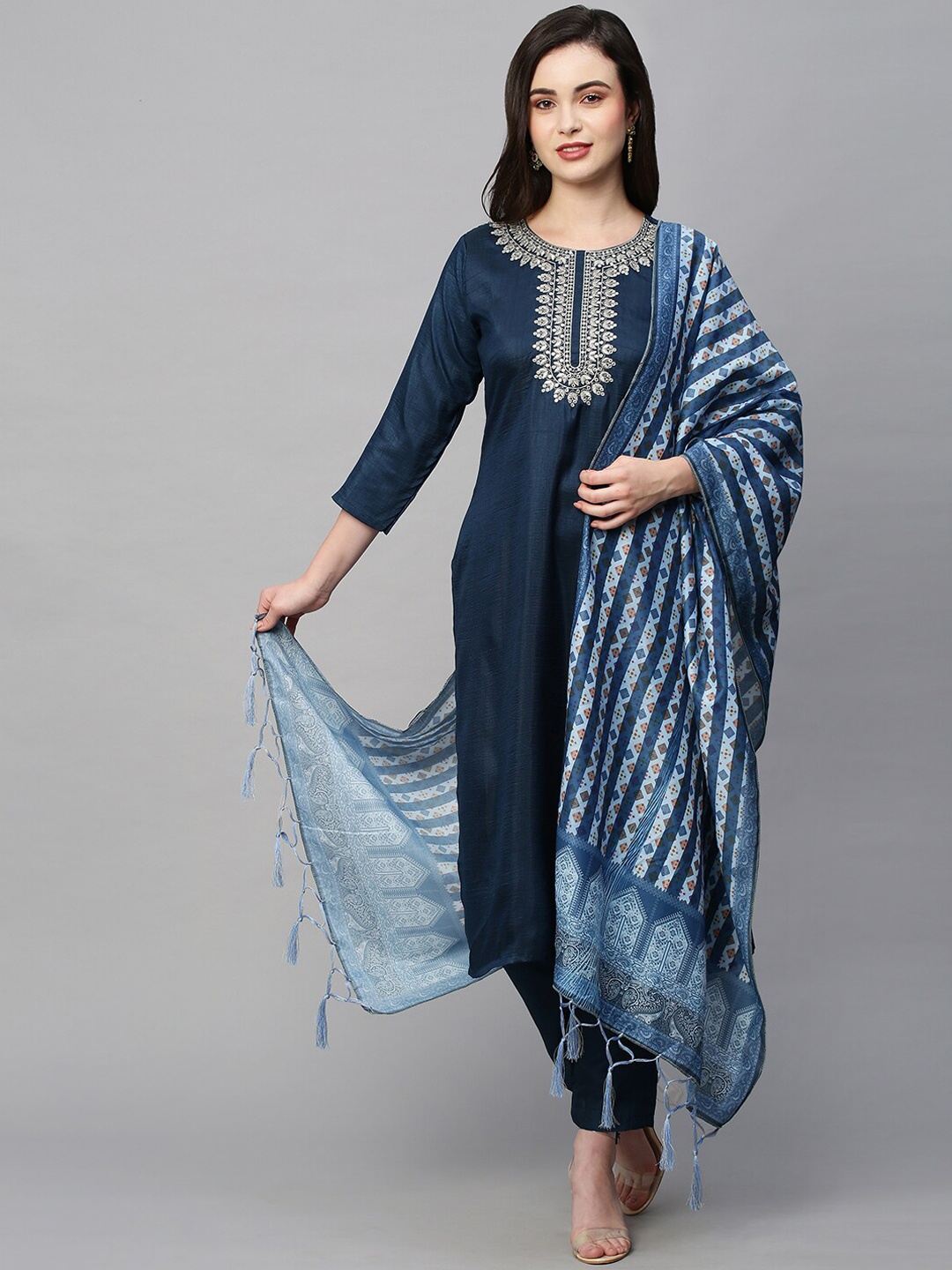 POONAM DESIGNER Ethnic Motifs Embroidered Round Neck Kurta with Trousers & Dupatta, Teal
POONAM DESIGNER Ethnic Motifs Embroidered Round Neck Kurta with Trousers & Dupatta, Teal