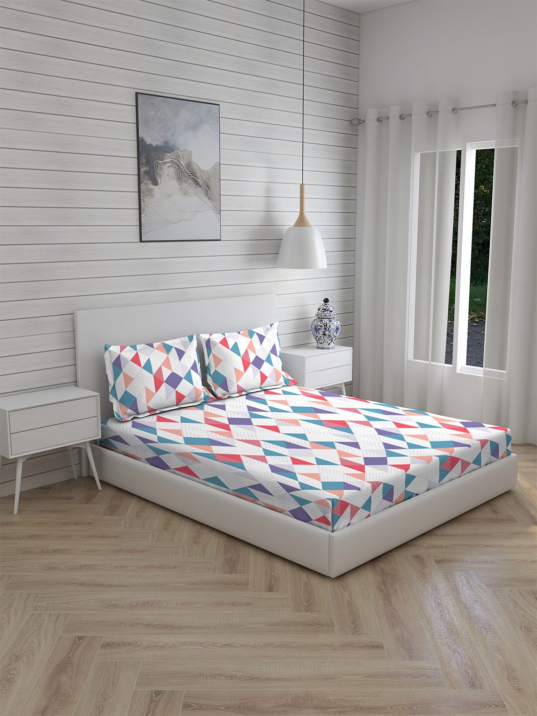 Boutique Living India White & Pink Geometric 230 TC King Bedsheet with 2 Pillow Covers