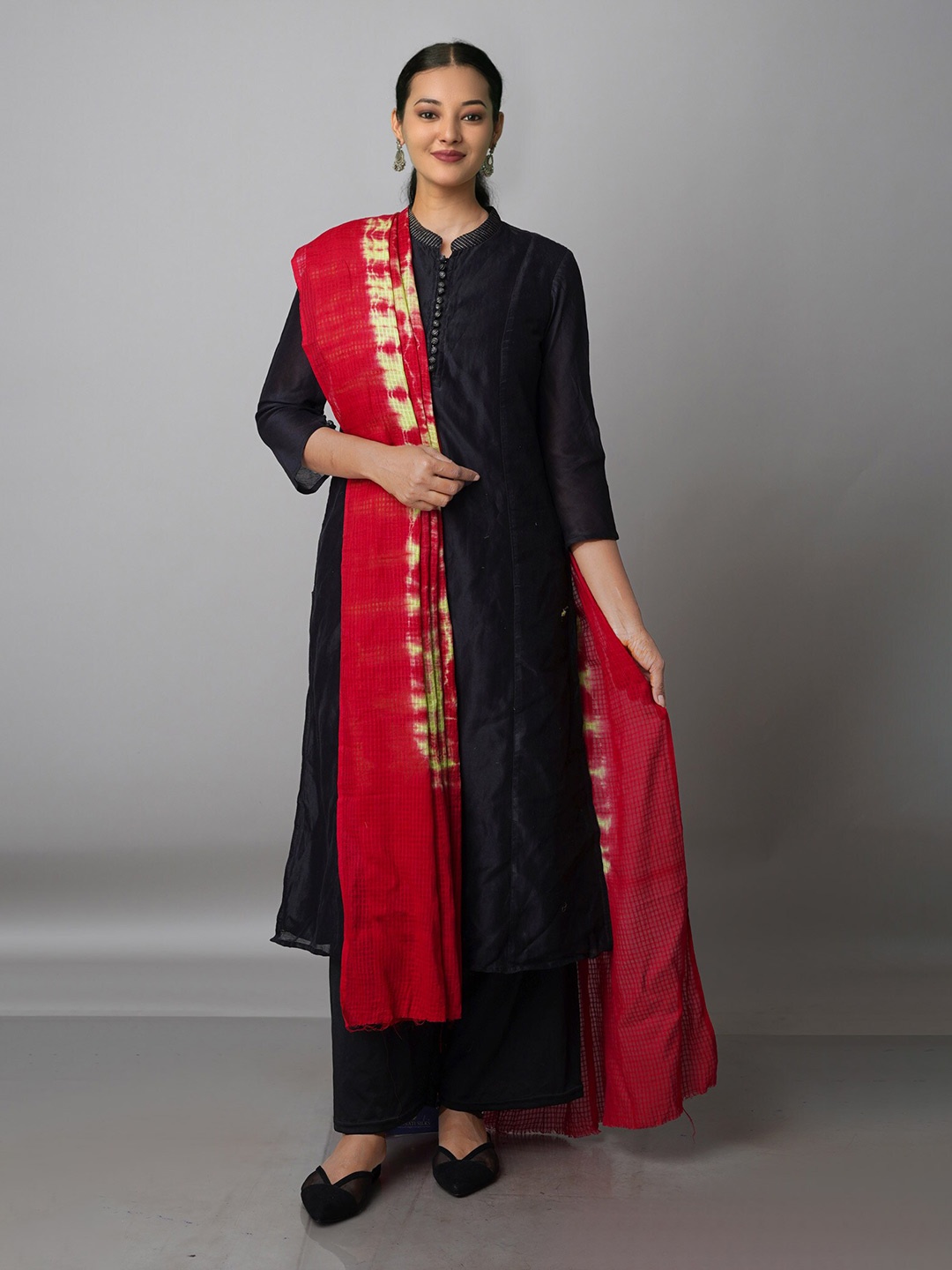 Unnati Silks Dyed Pure Cotton Shibori Dupatta, Red
