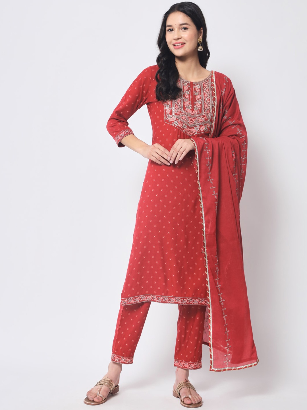 IkDaiya Women Maroon Ethnic Motifs Yoke Design Sequinned Kurta with Trousers & Dupatta
IkDaiya Women Maroon Ethnic Motifs Yoke Design Sequinned Kurta with Trousers & Dupatta