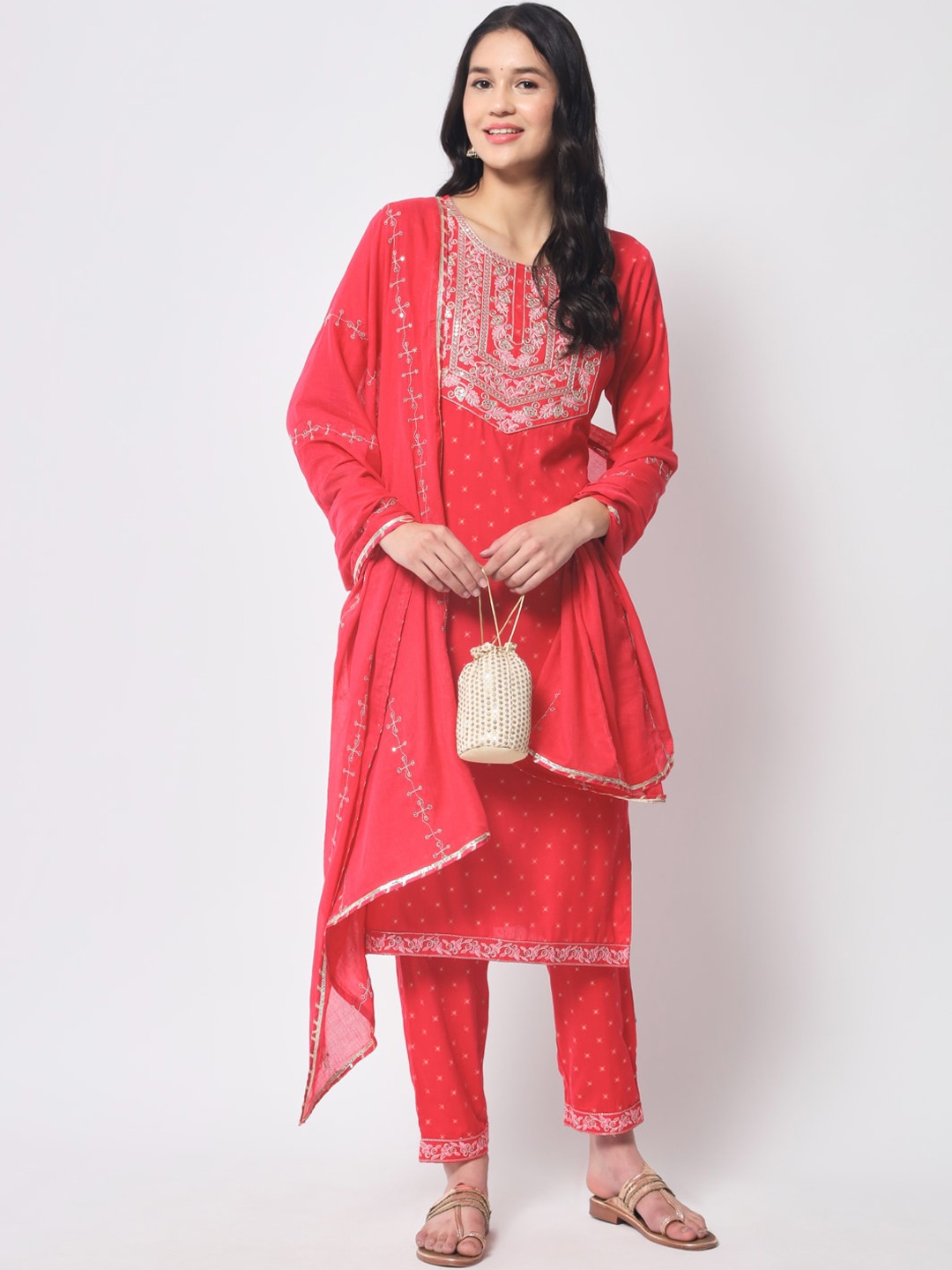 IkDaiya Women Ethnic Motifs Embroidered Sequinned Kurta with Trousers & Dupatta, Pink
IkDaiya Women Ethnic Motifs Embroidered Sequinned Kurta with Trousers & Dupatta, Pink