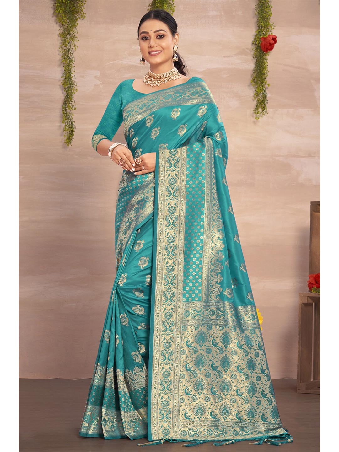 SANGAM PRINTS Turquoise Blue & Gold-Toned Woven Design Zari Silk Blend Saree
SANGAM PRINTS Turquoise Blue & Gold-Toned Woven Design Zari Silk Blend Saree