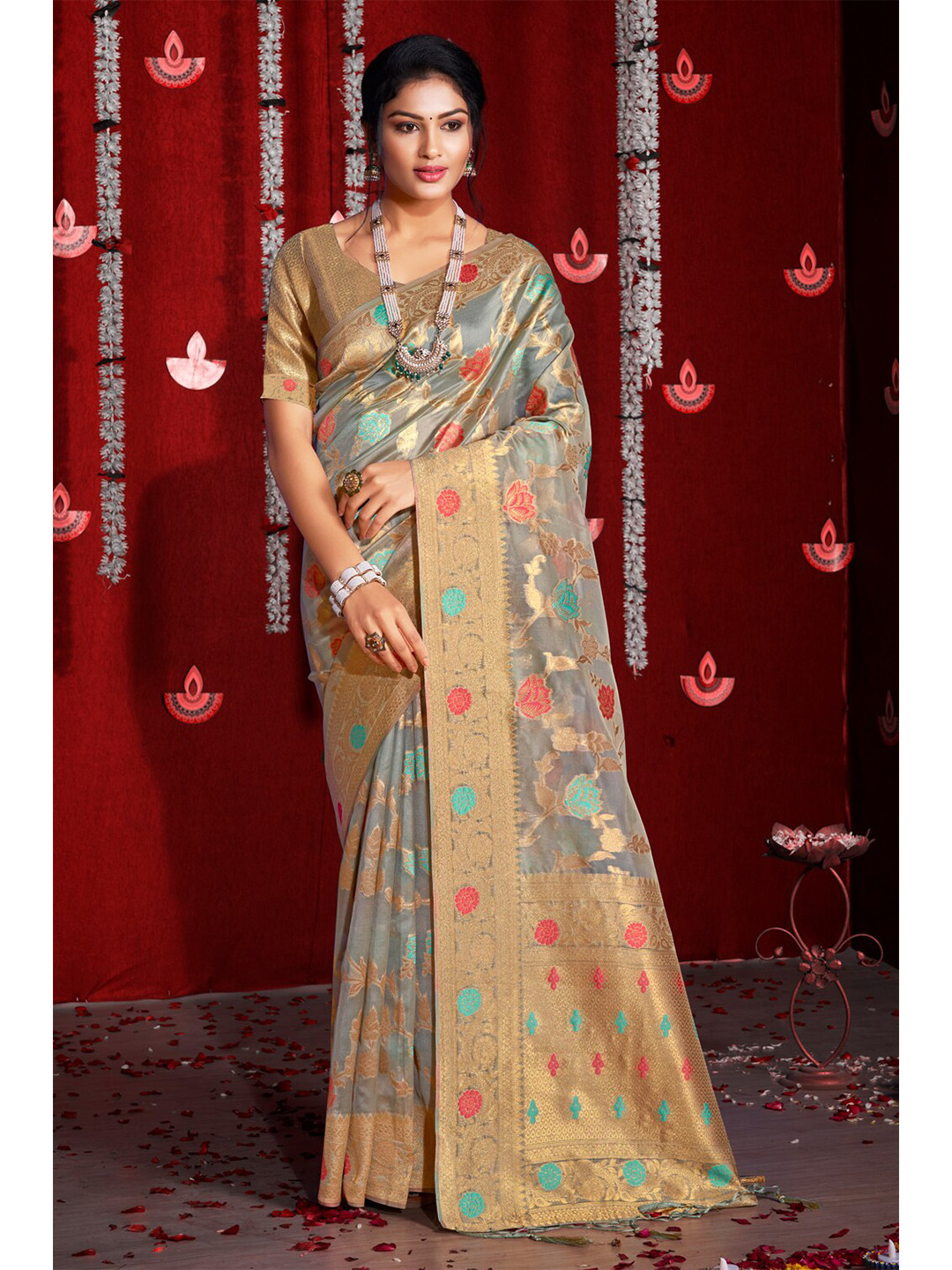 SANGAM PRINTS Woven Design Zari Organza Saree, Grey 
SANGAM PRINTS Woven Design Zari Organza Saree, Grey