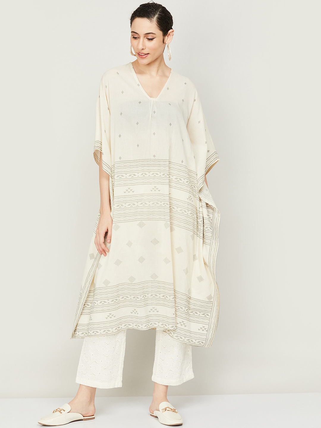 Melange by Lifestyle Cotton Geometric Printed Flared Sleeves Kaftan Straight Kurta, Off white
Melange by Lifestyle Cotton Geometric Printed Flared Sleeves Kaftan Straight Kurta, Off white
