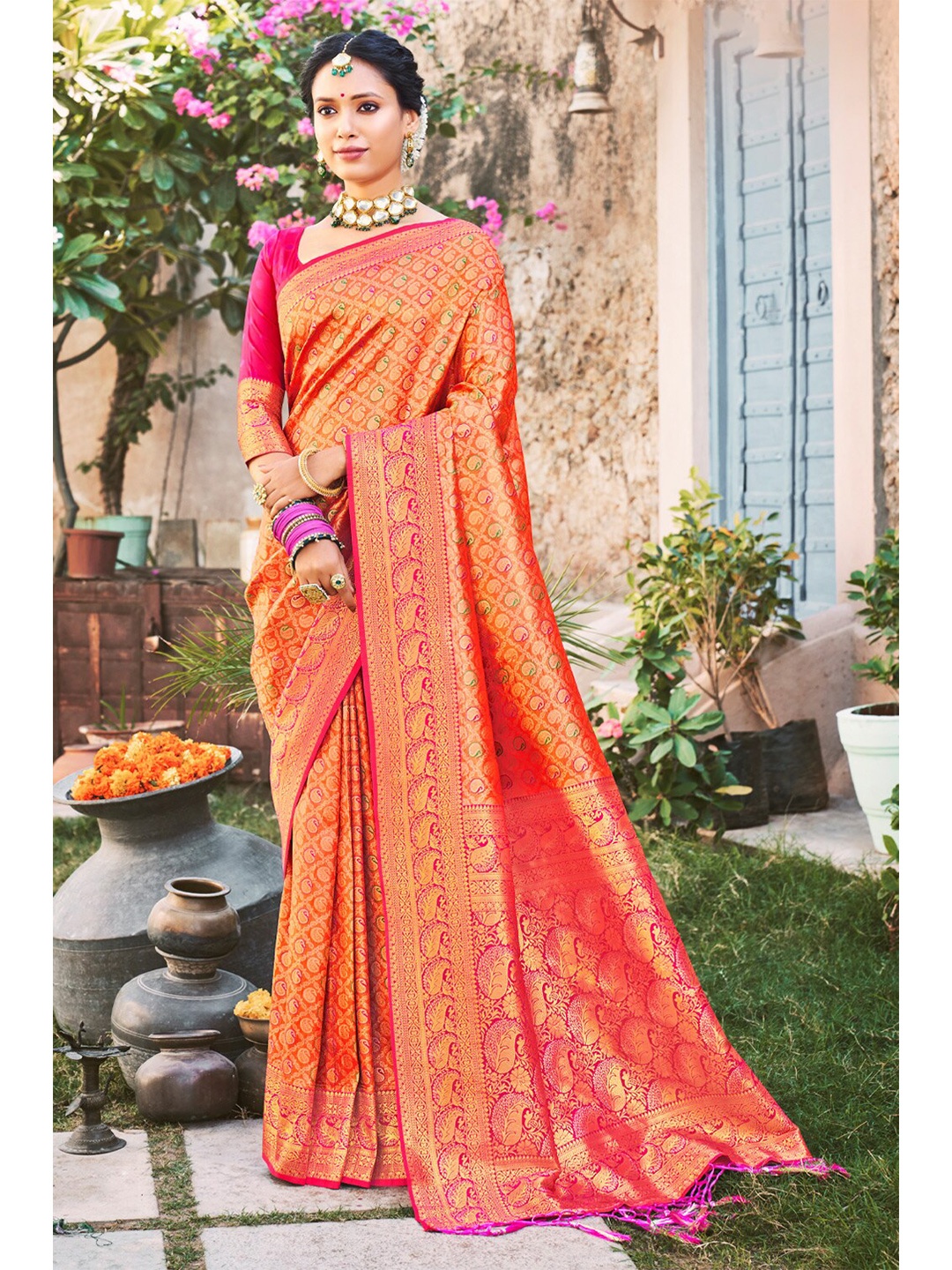 SANGAM PRINTS Peach-Coloured & Gold-Toned Ethnic Motifs Zari Pure Silk Banarasi Saree
SANGAM PRINTS Peach-Coloured & Gold-Toned Ethnic Motifs Zari Pure Silk Banarasi Saree