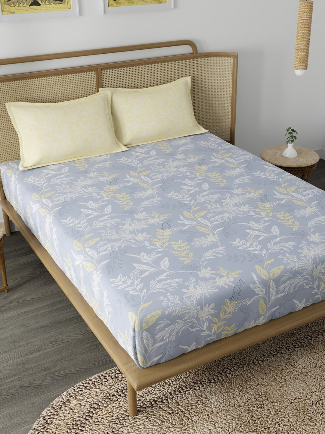 CHHAVI INDIA Blue & White Floral Ultra Soft 210 TC King Bedsheet with 2 Pillow Covers
CHHAVI INDIA Blue & White Floral Ultra Soft 210 TC King Bedsheet with 2 Pillow Covers