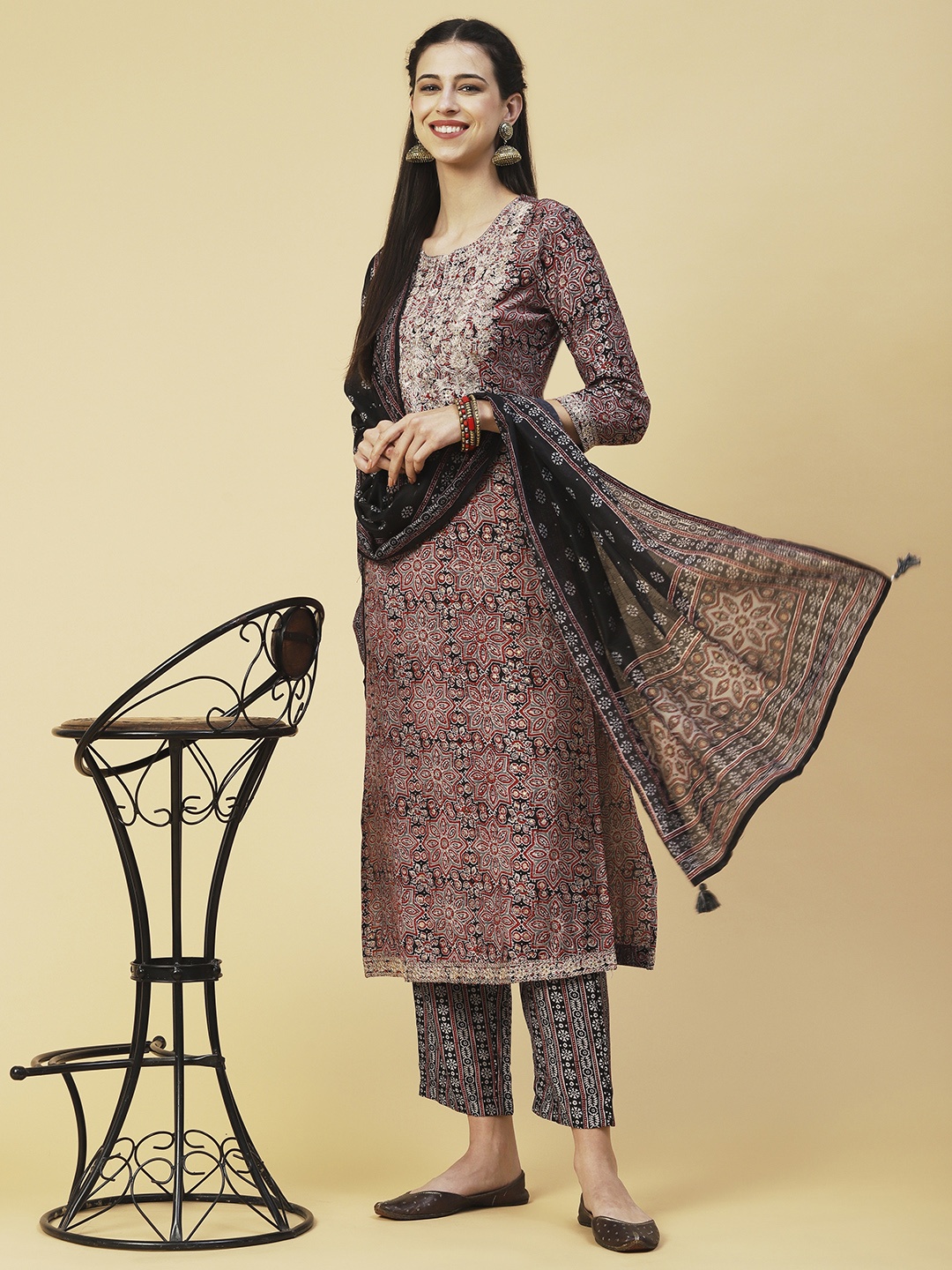 FASHOR Ethnic Motifs Printed Beads and Stones Kurta with Trousers & With Dupatta, Maroon
FASHOR Ethnic Motifs Printed Beads and Stones Kurta with Trousers & With Dupatta, Maroon