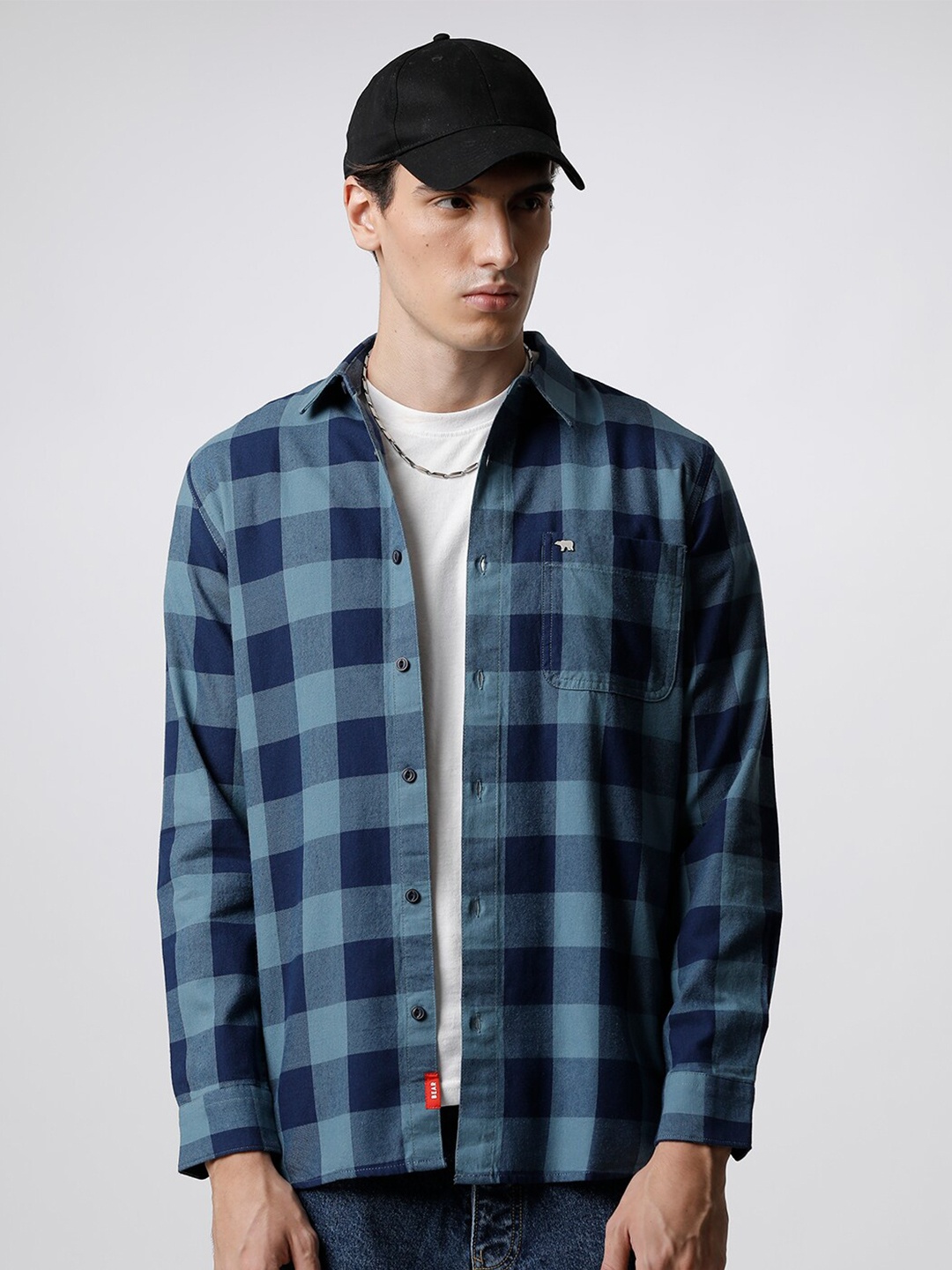 THE BEAR HOUSE Men Slim Fit Pure Cotton Buffalo Checks Checked Casual Shirt, Navy blue
THE BEAR HOUSE Men Slim Fit Pure Cotton Buffalo Checks Checked Casual Shirt, Navy blue