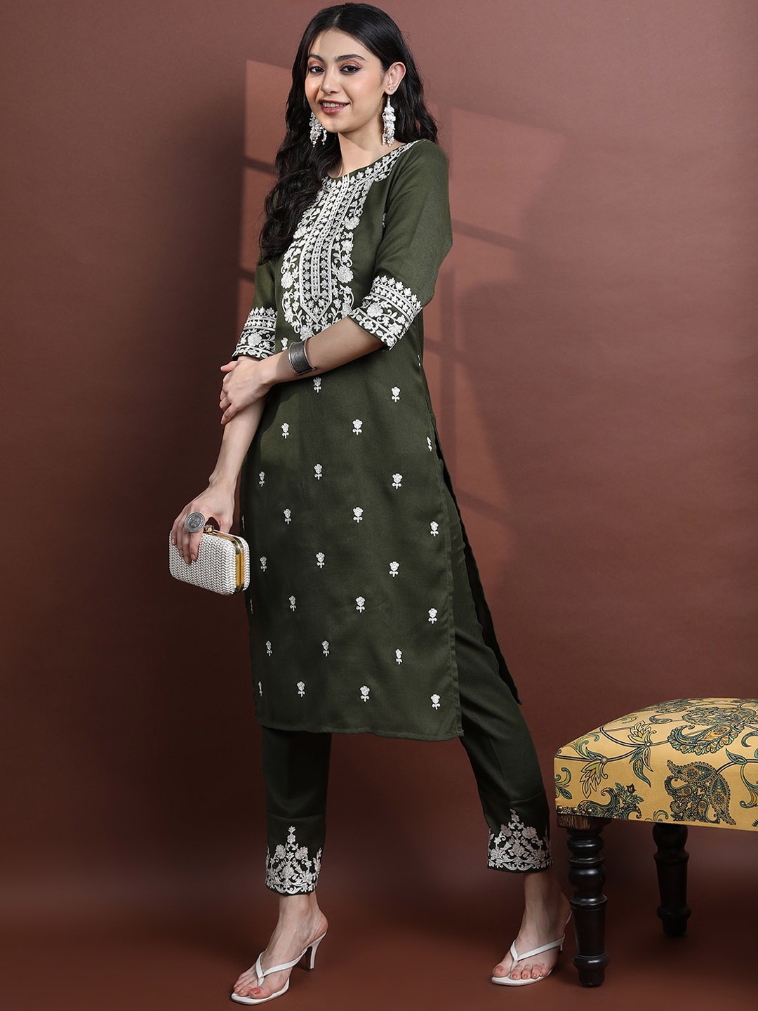 Vishudh Women Faux Pashmina Floral Embroidered Round Neck Kurta with Trousers, Green
Vishudh Women Faux Pashmina Floral Embroidered Round Neck Kurta with Trousers, Green