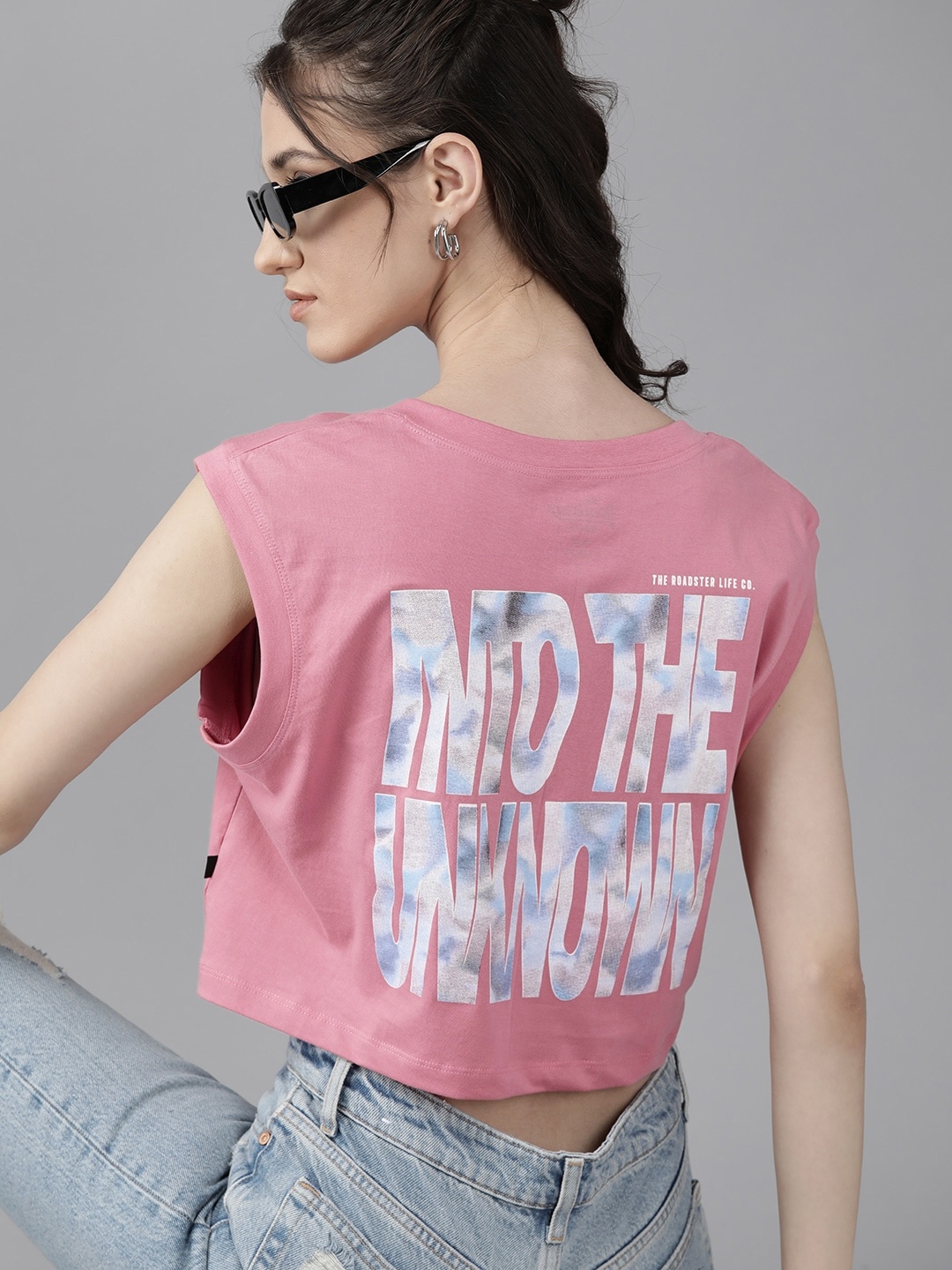 The Roadster Lifestyle Co. Printed Back V-Neck Extended Sleeves Cotton Easy Boxy T-shirt, Pink
The Roadster Lifestyle Co. Printed Back V-Neck Extended Sleeves Cotton Easy Boxy T-shirt, Pink