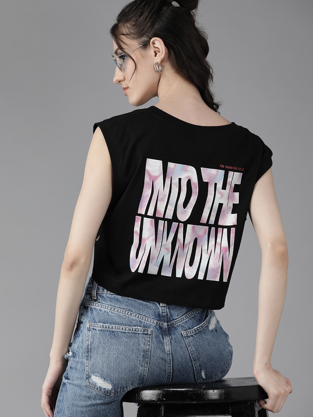 The Roadster Lifestyle Co. Printed Back V-Neck Extended Sleeves Cotton Easy Boxy T-shirt, Black
The Roadster Lifestyle Co. Printed Back V-Neck Extended Sleeves Cotton Easy Boxy T-shirt, Black