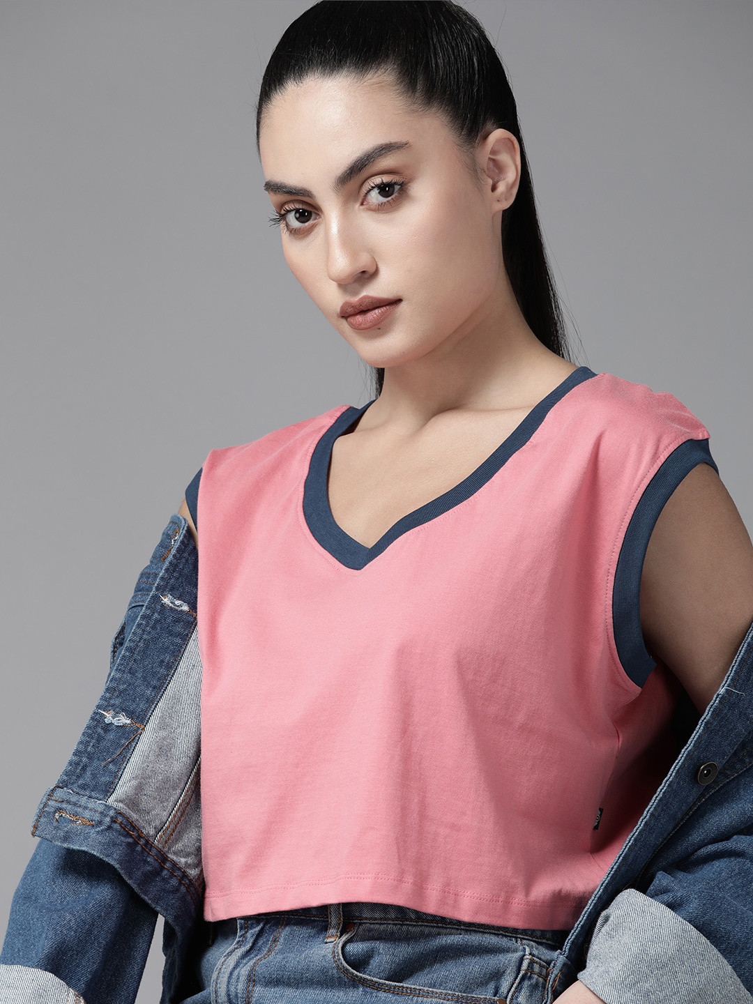 The Roadster Lifestyle Co. Pure Cotton V-Neck Extended Sleeves Boxy Fit Cropped T-shirt, Coral
The Roadster Lifestyle Co. Pure Cotton V-Neck Extended Sleeves Boxy Fit Cropped T-shirt, Coral