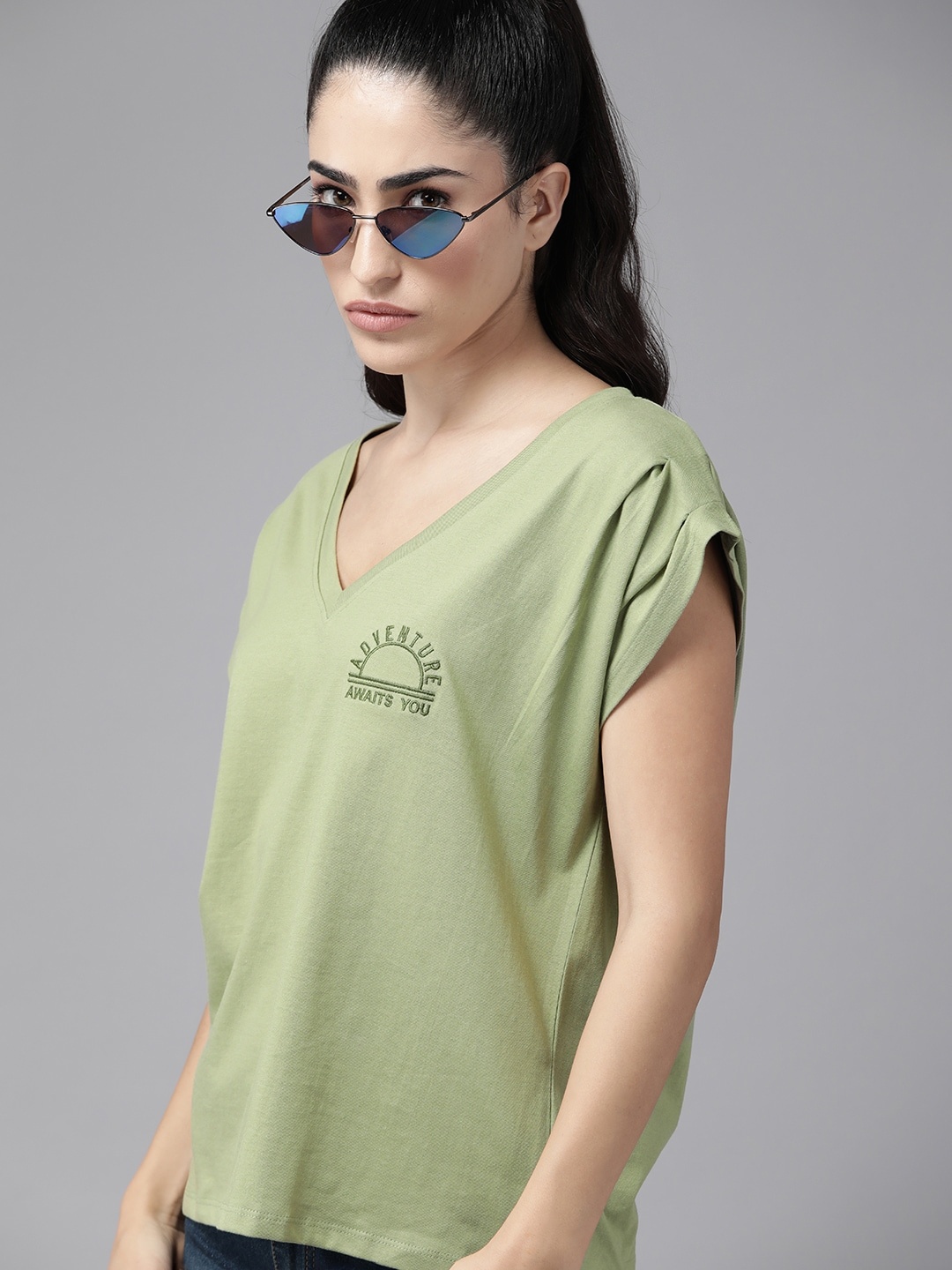 The Roadster Lifestyle Co. V-Neck Extended Sleeves Pure Cotton Relaxed Fit T-shirt, Olive
The Roadster Lifestyle Co. V-Neck Extended Sleeves Pure Cotton Relaxed Fit T-shirt, Olive