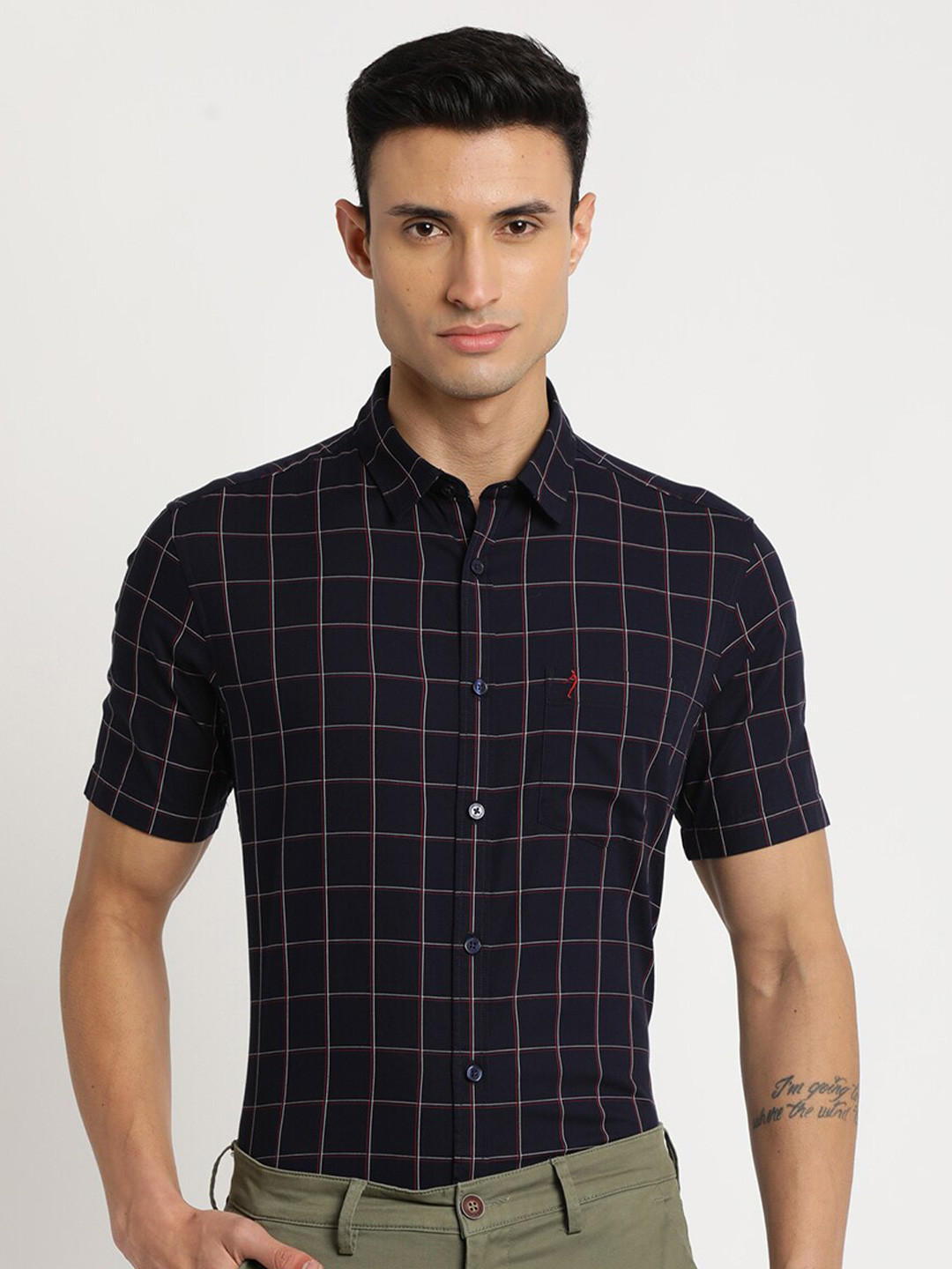 Indian Terrain Men Chiseled Slim Fit Windowpane Checks Checked Pure Cotton Casual Shirt, Blue
Indian Terrain Men Chiseled Slim Fit Windowpane Checks Checked Pure Cotton Casual Shirt, Blue