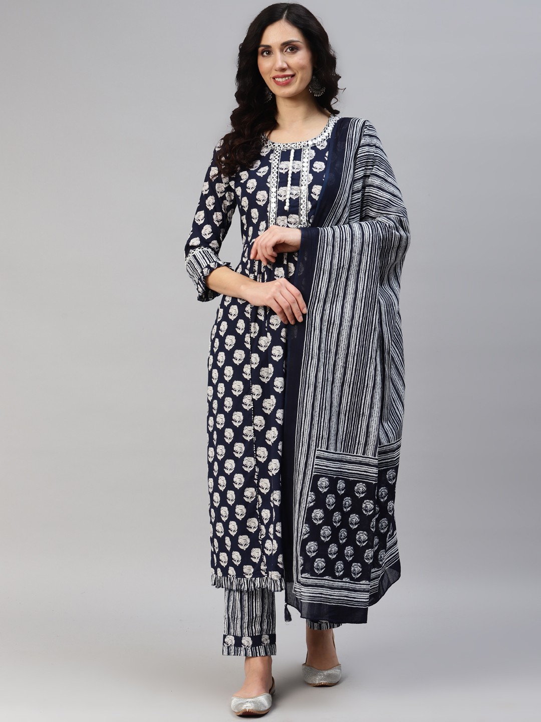 Readiprint Fashions Women Floral Printed Empire Mirror Work Pure Cotton Kurta Set, Navy blue
Readiprint Fashions Women Floral Printed Empire Mirror Work Pure Cotton Kurta Set, Navy blue