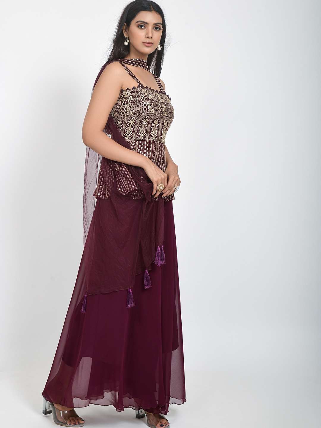 ASPORA Women Ethnic Motifs Embroidered Sequinned Kurti with Sharara & Dupatta, Purple
ASPORA Women Ethnic Motifs Embroidered Sequinned Kurti with Sharara & Dupatta, Purple