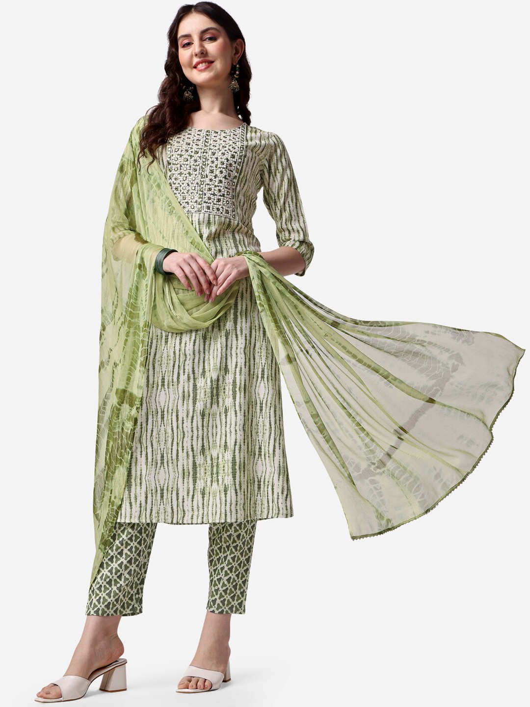 Berrylicious Women Floral Embroidered Mirror Work Kurta with Trousers & Dupatta, Green
Berrylicious Women Floral Embroidered Mirror Work Kurta with Trousers & Dupatta, Green