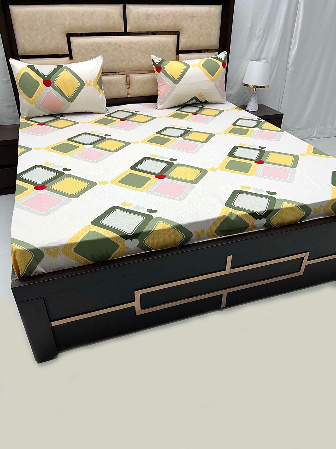 Pure Decor Off White & Yellow Geometric Printed 250 TC King Bedsheet with 2 Pillow Covers
Pure Decor Off White & Yellow Geometric Printed 250 TC King Bedsheet with 2 Pillow Covers